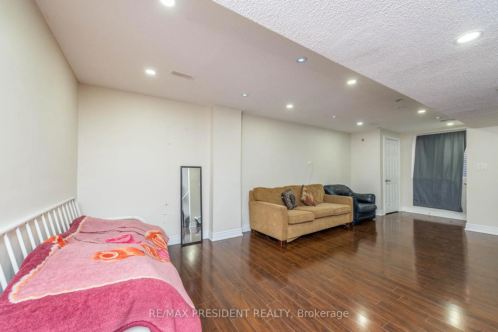 Photo 31 of 3 Carmel Crescent, Brampton, Vales of Castlemore North — HOMEH