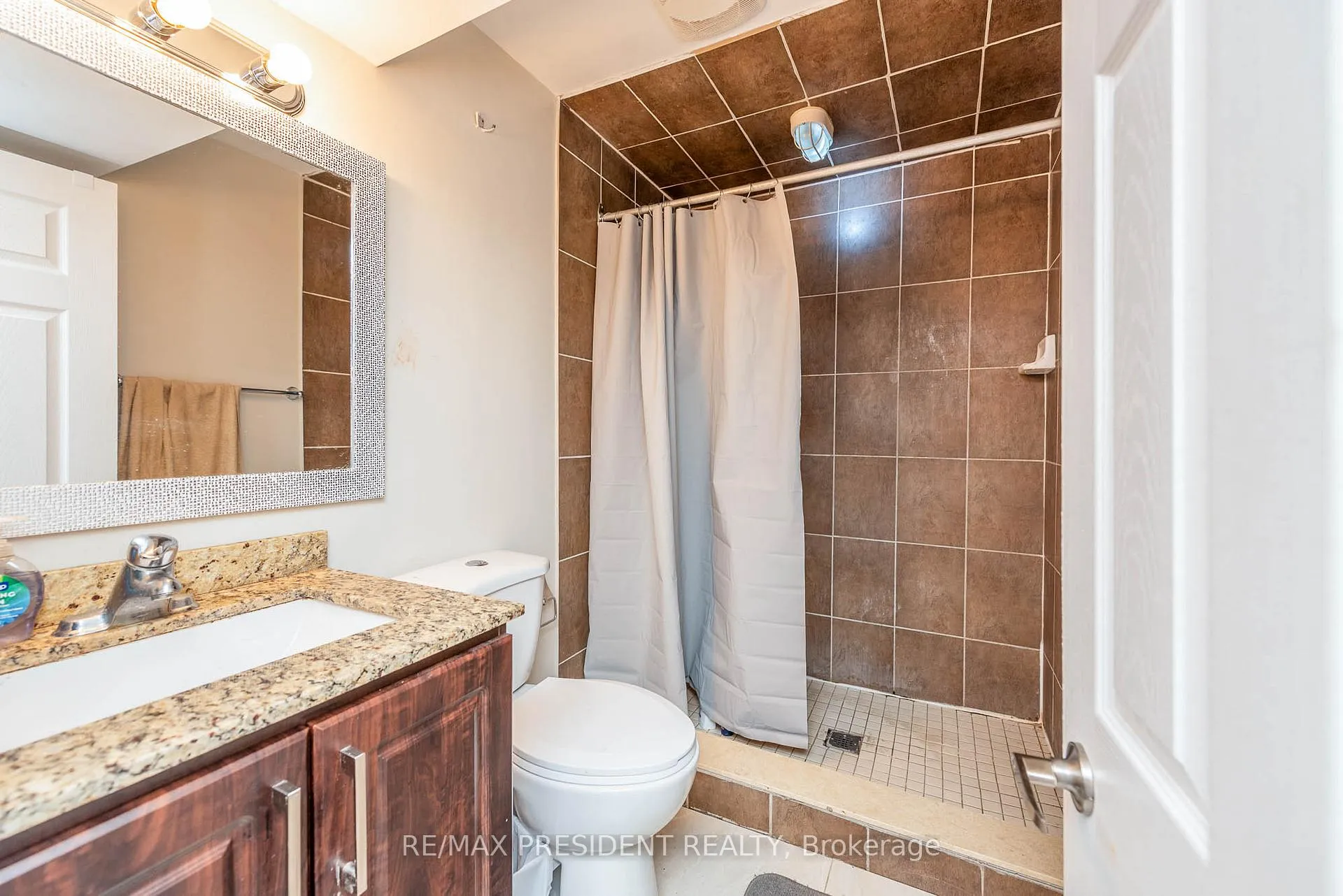 Photo 32 of 3 Carmel Crescent, Brampton, Vales of Castlemore North — HOMEH