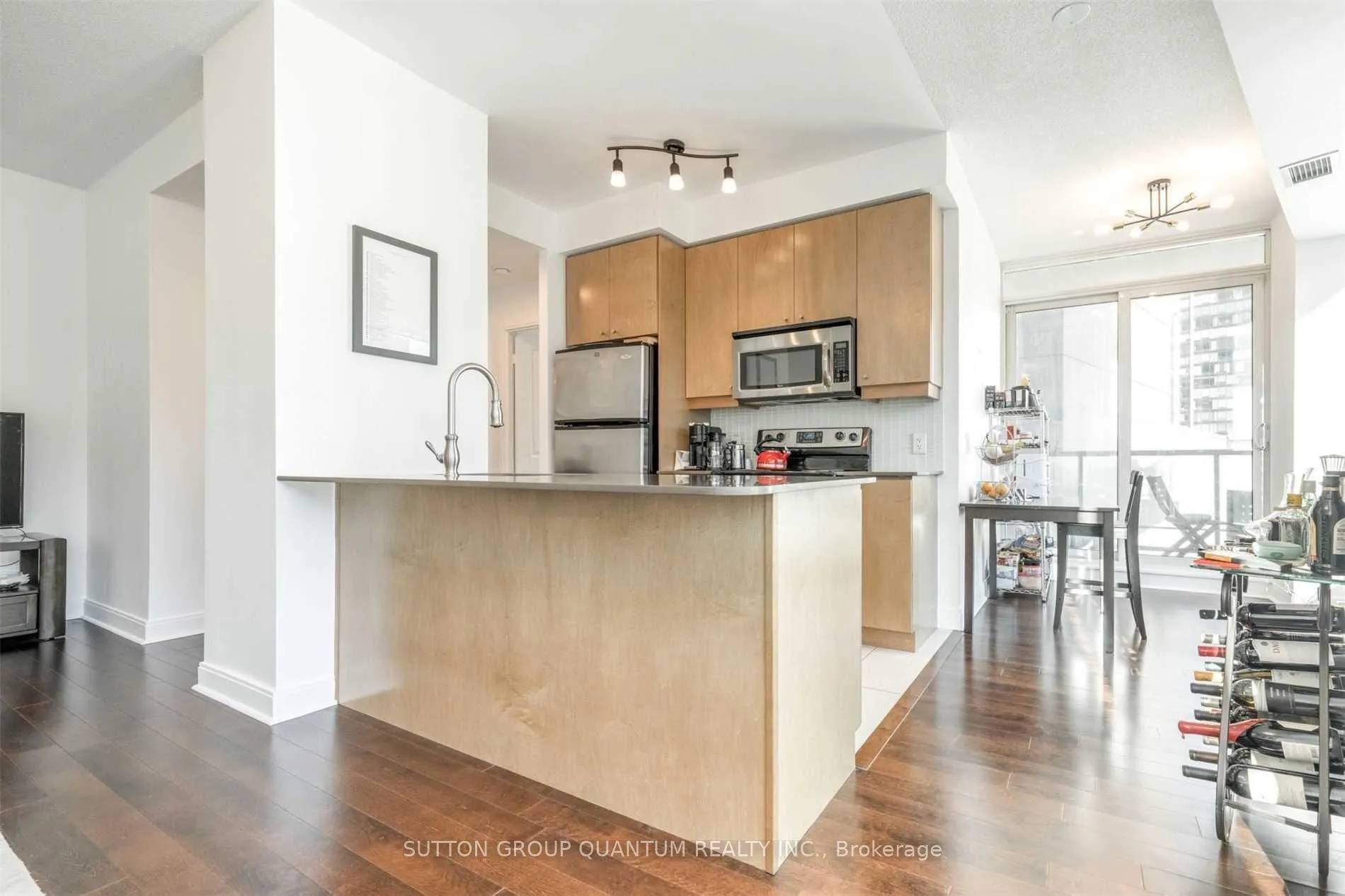 Photo 3 of Unit 515, 38 The Esplanade, Toronto, Waterfront Communities — HOMEH