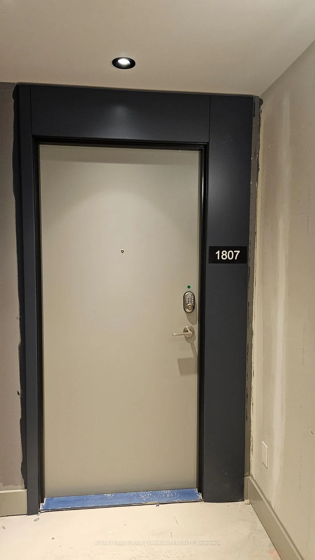 Photo 7 of Unit 1807, 30 Upper Mall Way N, Vaughan, Brownridge — HOMEH
