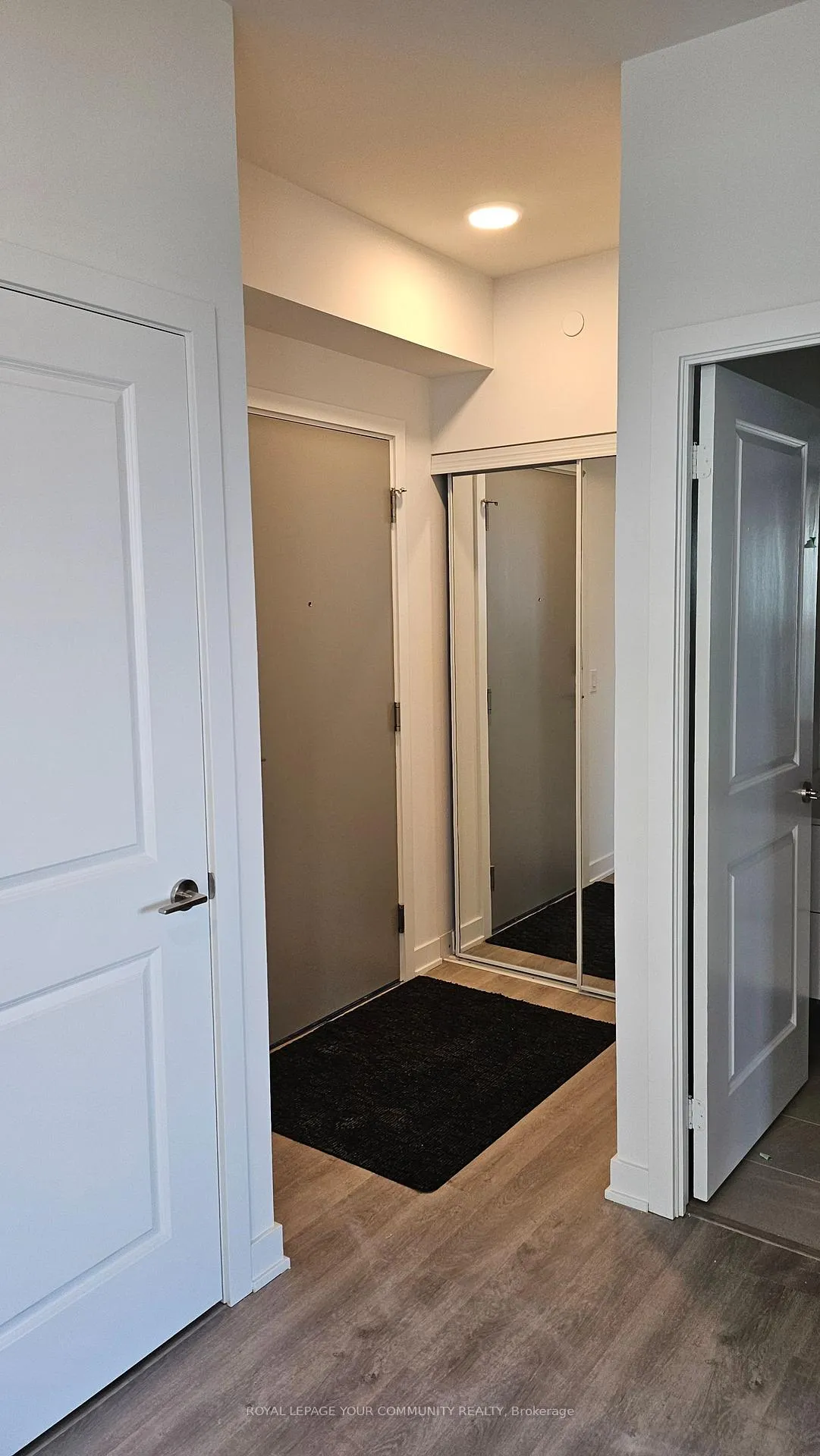 Photo 8 of Unit 1807, 30 Upper Mall Way N, Vaughan, Brownridge — HOMEH
