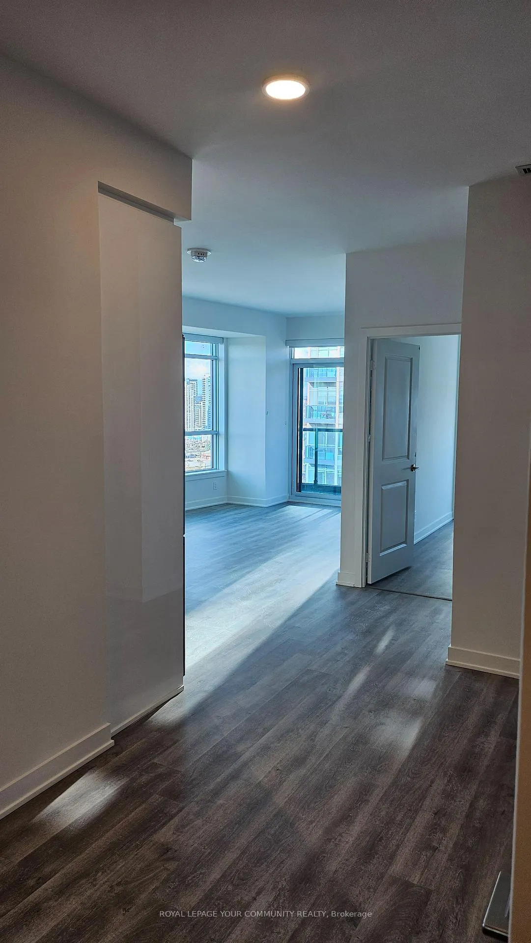 Photo 11 of Unit 1807, 30 Upper Mall Way N, Vaughan, Brownridge — HOMEH