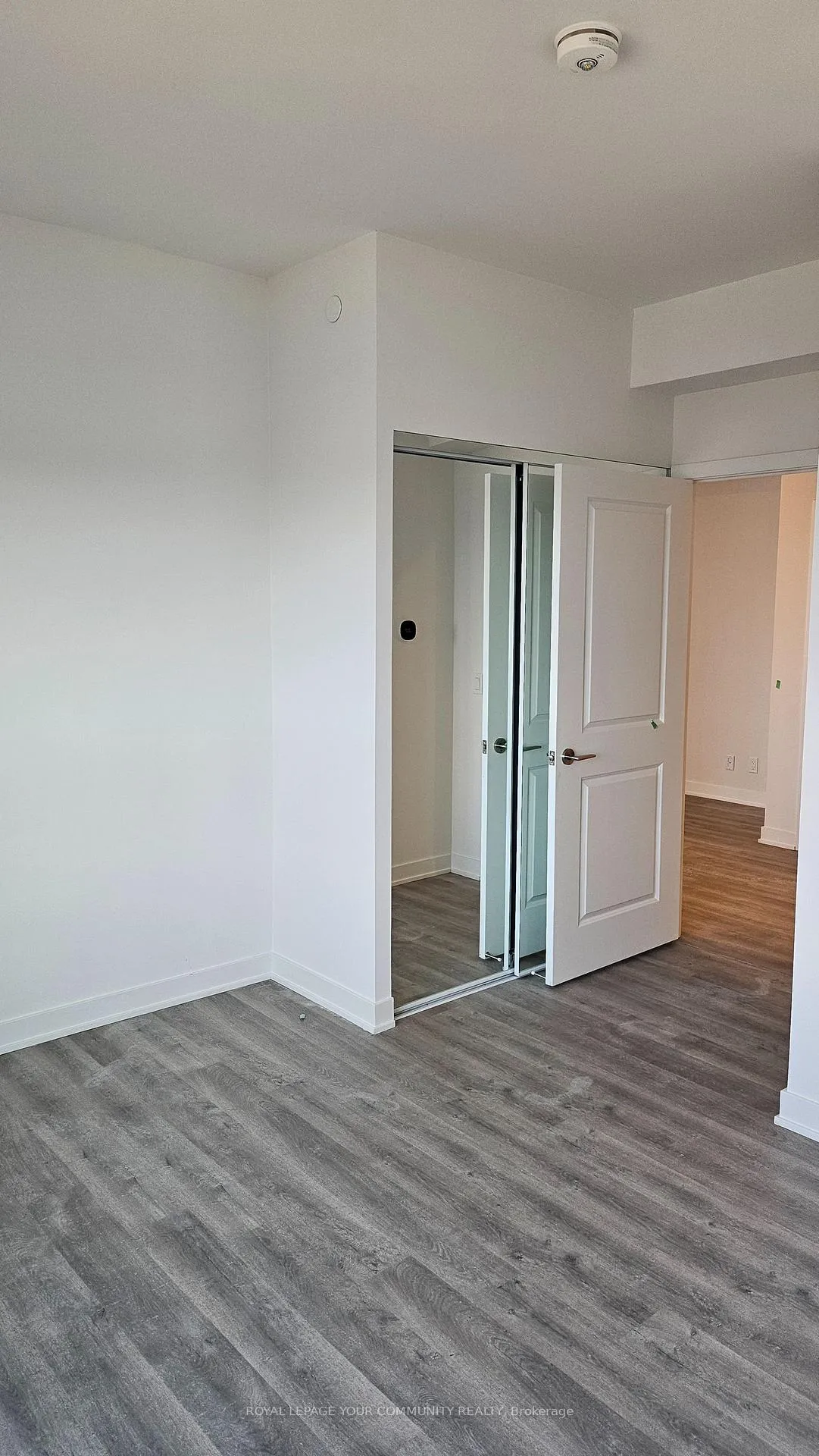 Photo 13 of Unit 1807, 30 Upper Mall Way N, Vaughan, Brownridge — HOMEH