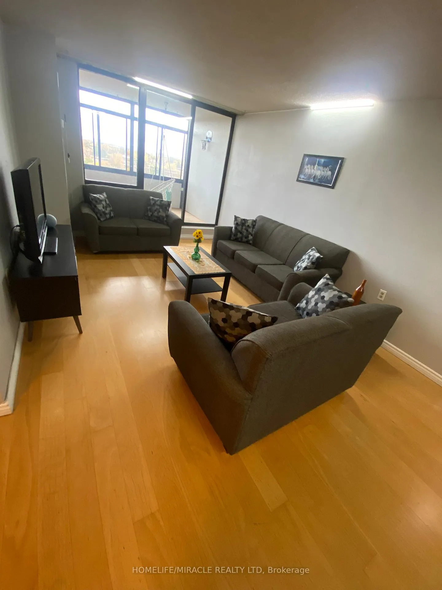 Photo 3 of Unit 903, 18 Knightsbridge Road, Brampton, Queen Street Corridor — HOMEH