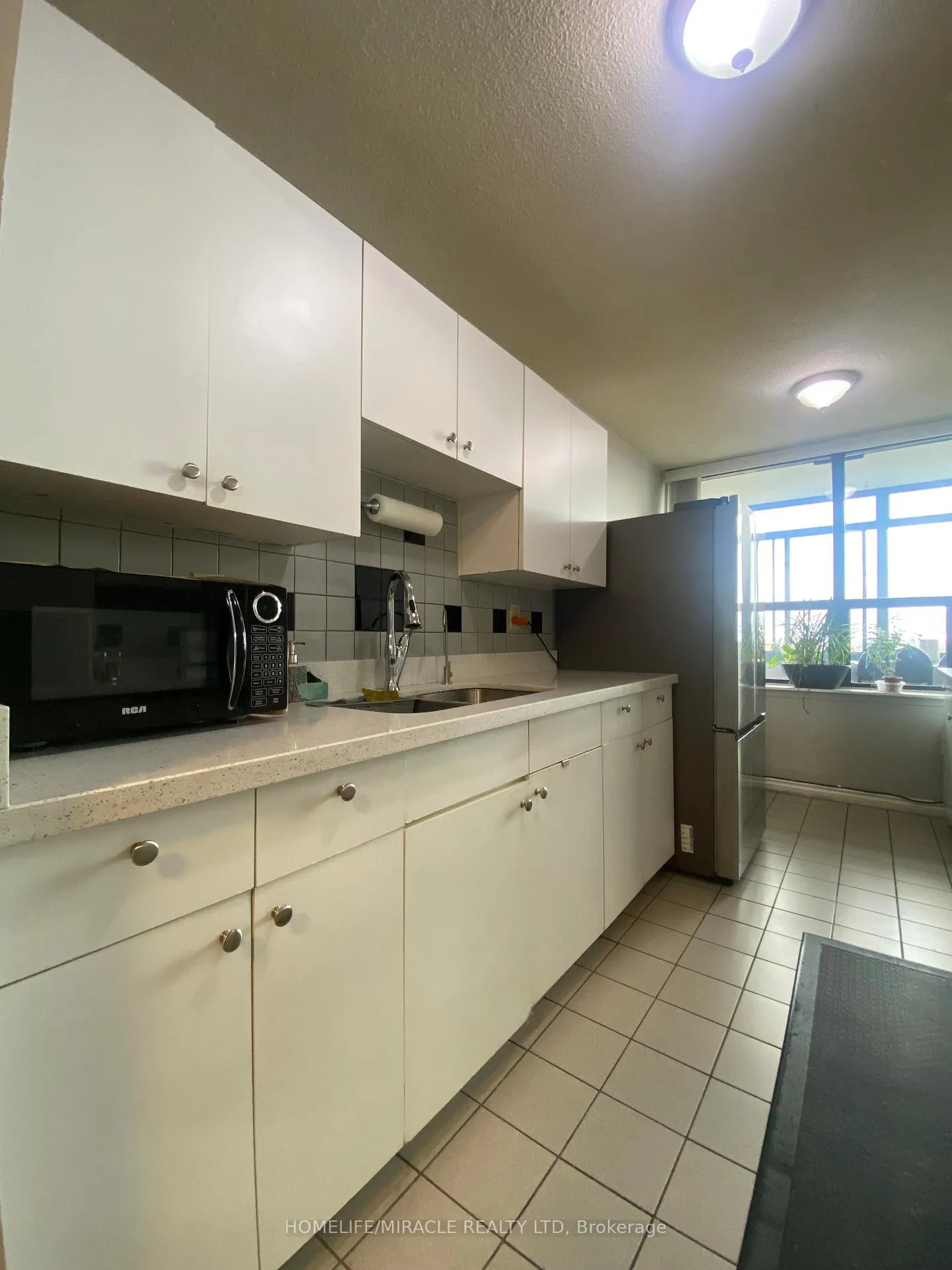 Photo 8 of Unit 903, 18 Knightsbridge Road, Brampton, Queen Street Corridor — HOMEH