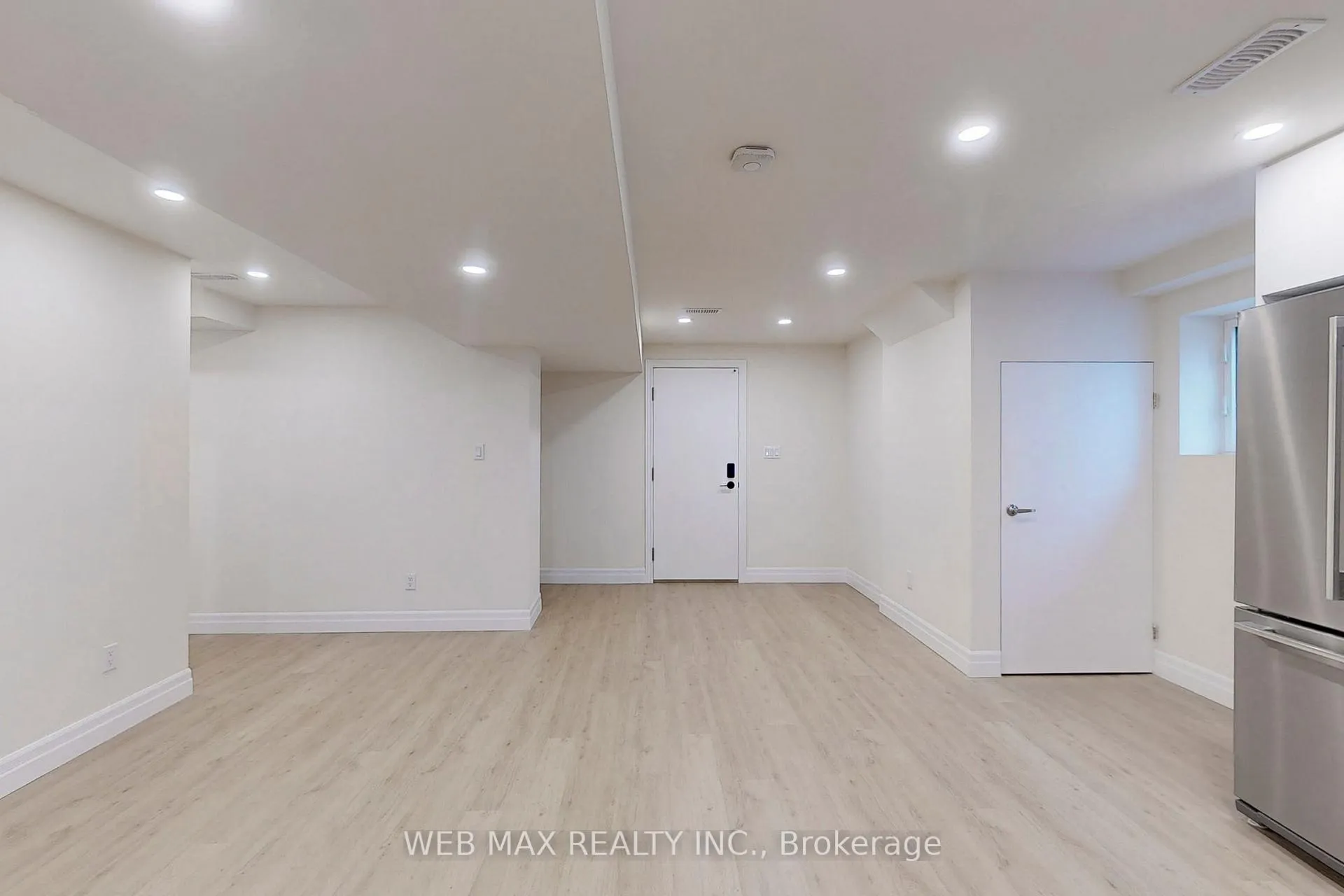 Photo 4 of Unit Bsmt, 15 Woodman's Chart, Markham, Unionville — HOMEH
