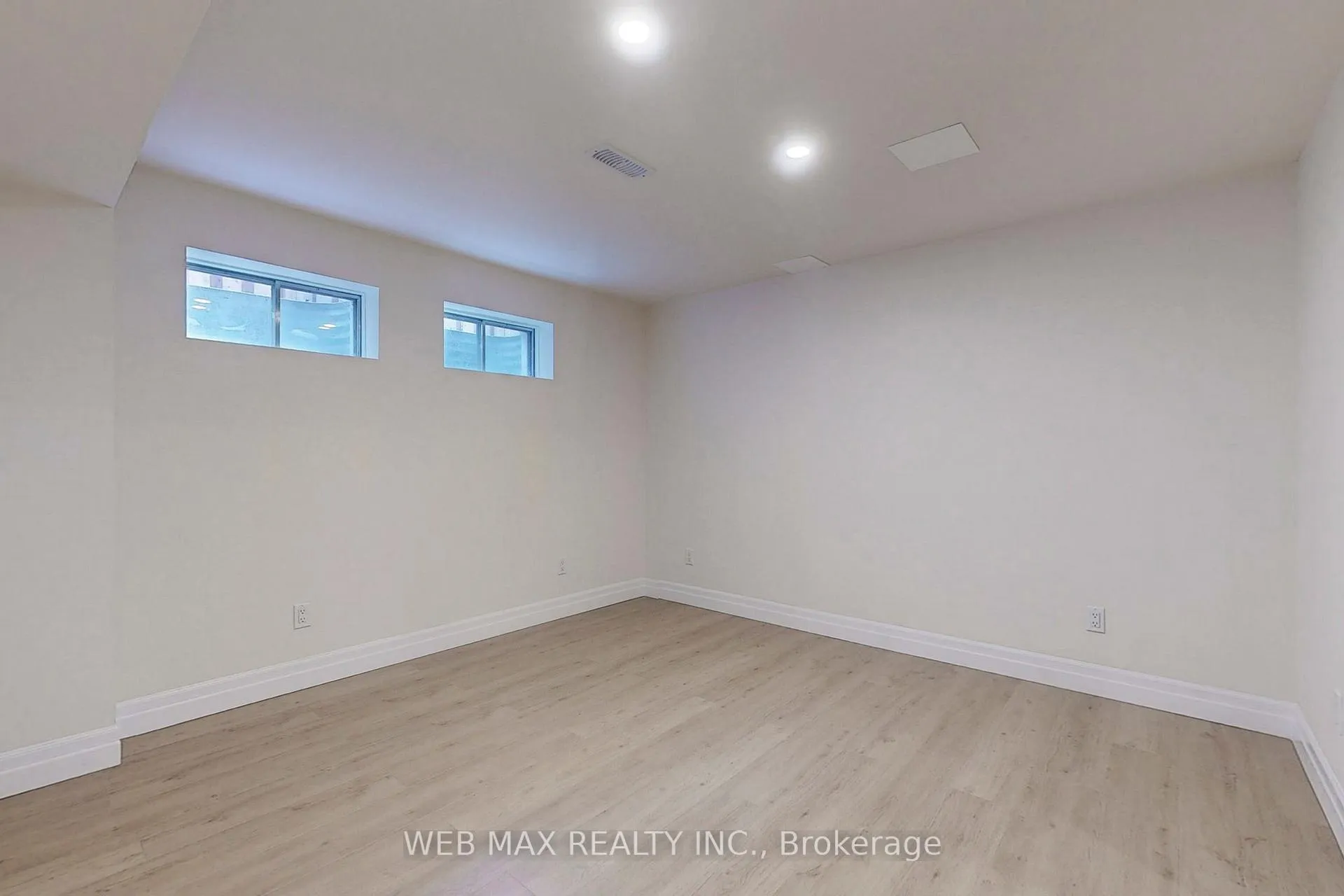 Photo 5 of Unit Bsmt, 15 Woodman's Chart, Markham, Unionville — HOMEH