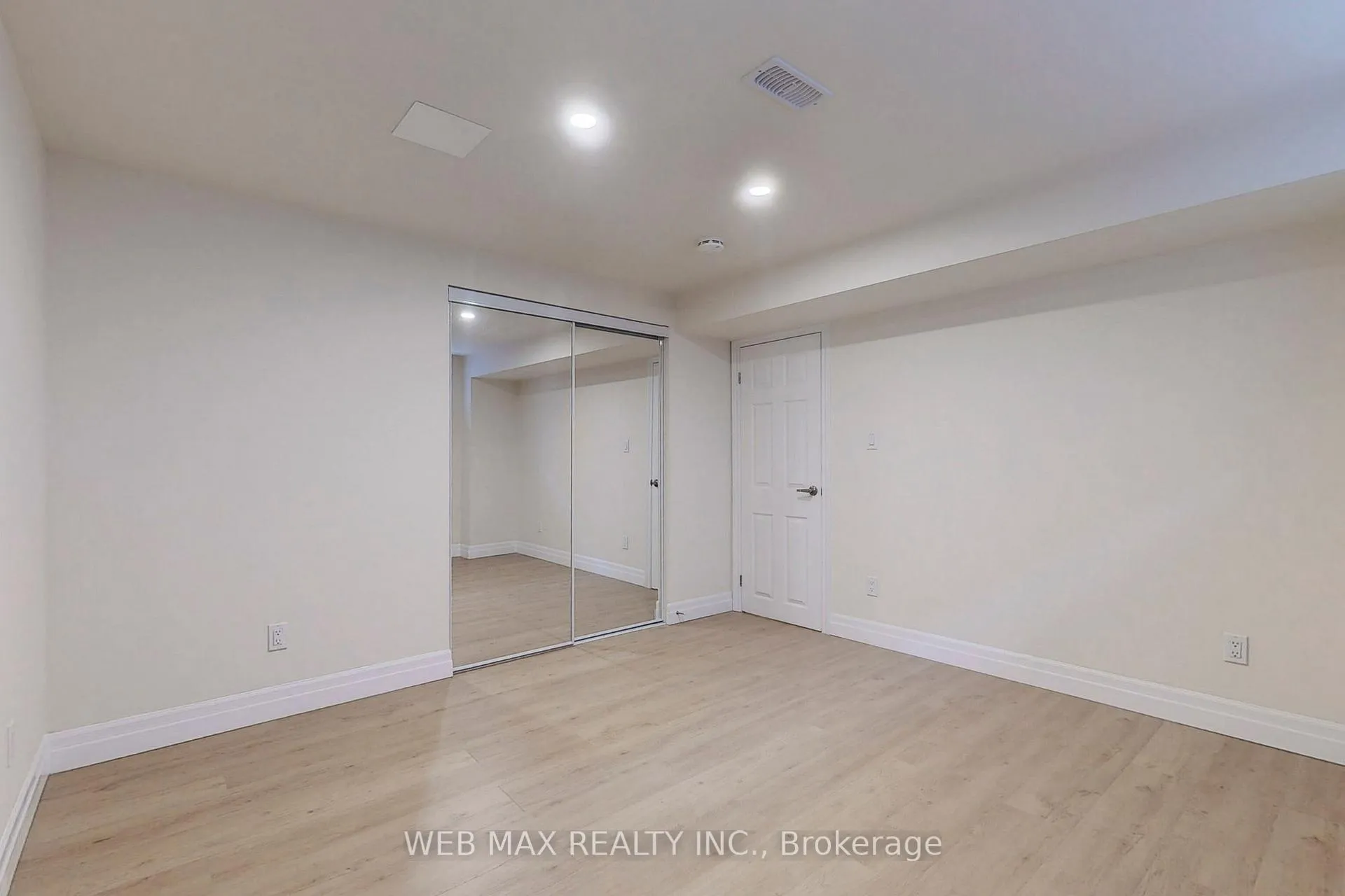 Photo 6 of Unit Bsmt, 15 Woodman's Chart, Markham, Unionville — HOMEH