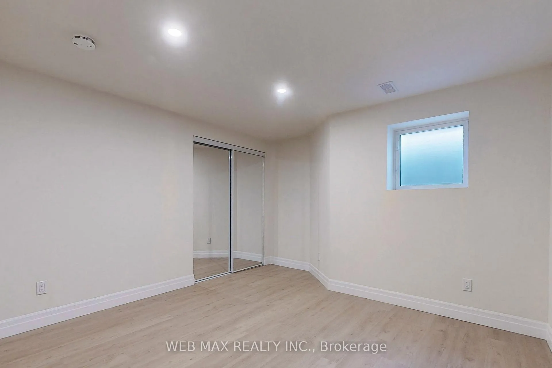 Photo 7 of Unit Bsmt, 15 Woodman's Chart, Markham, Unionville — HOMEH
