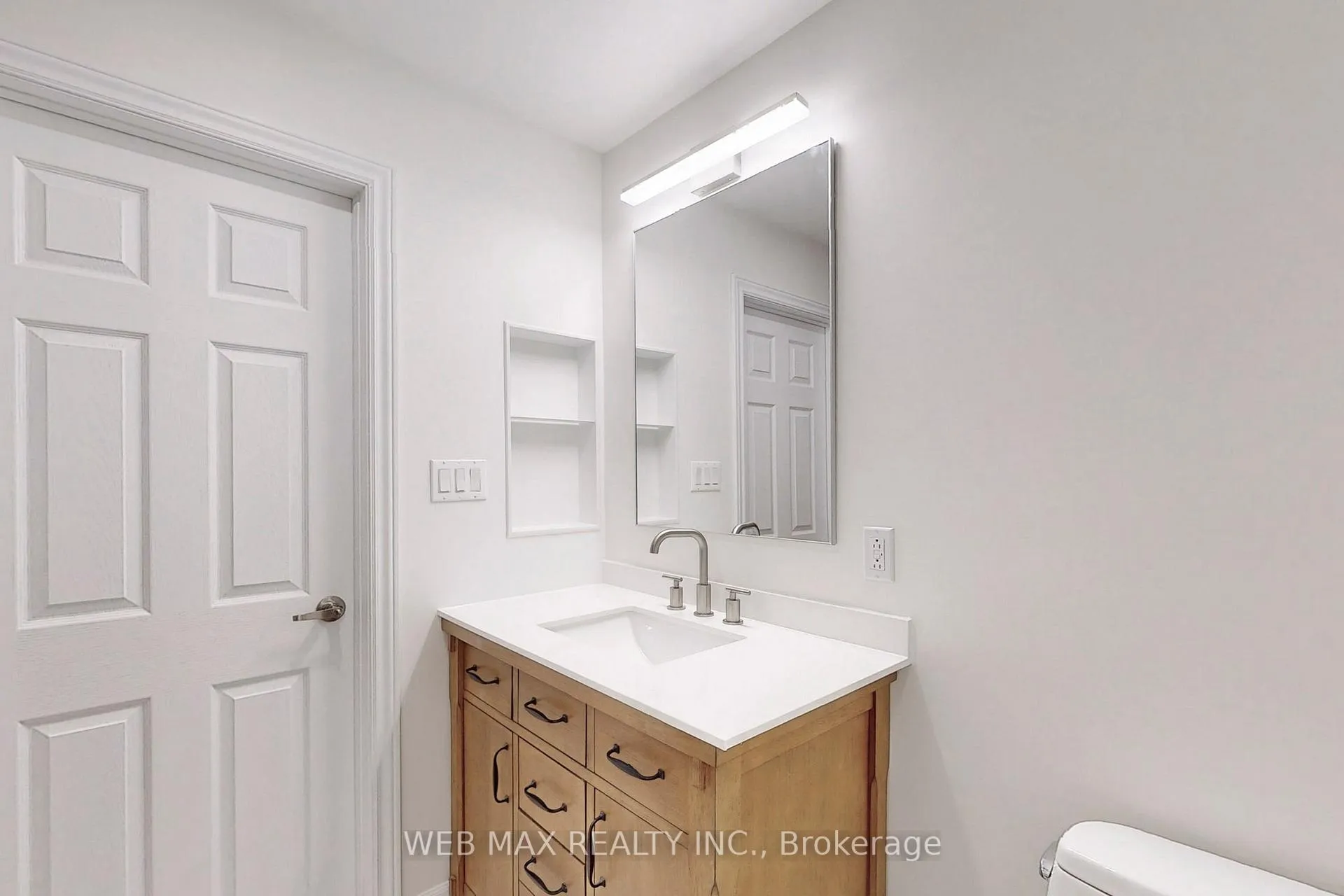 Photo 9 of Unit Bsmt, 15 Woodman's Chart, Markham, Unionville — HOMEH