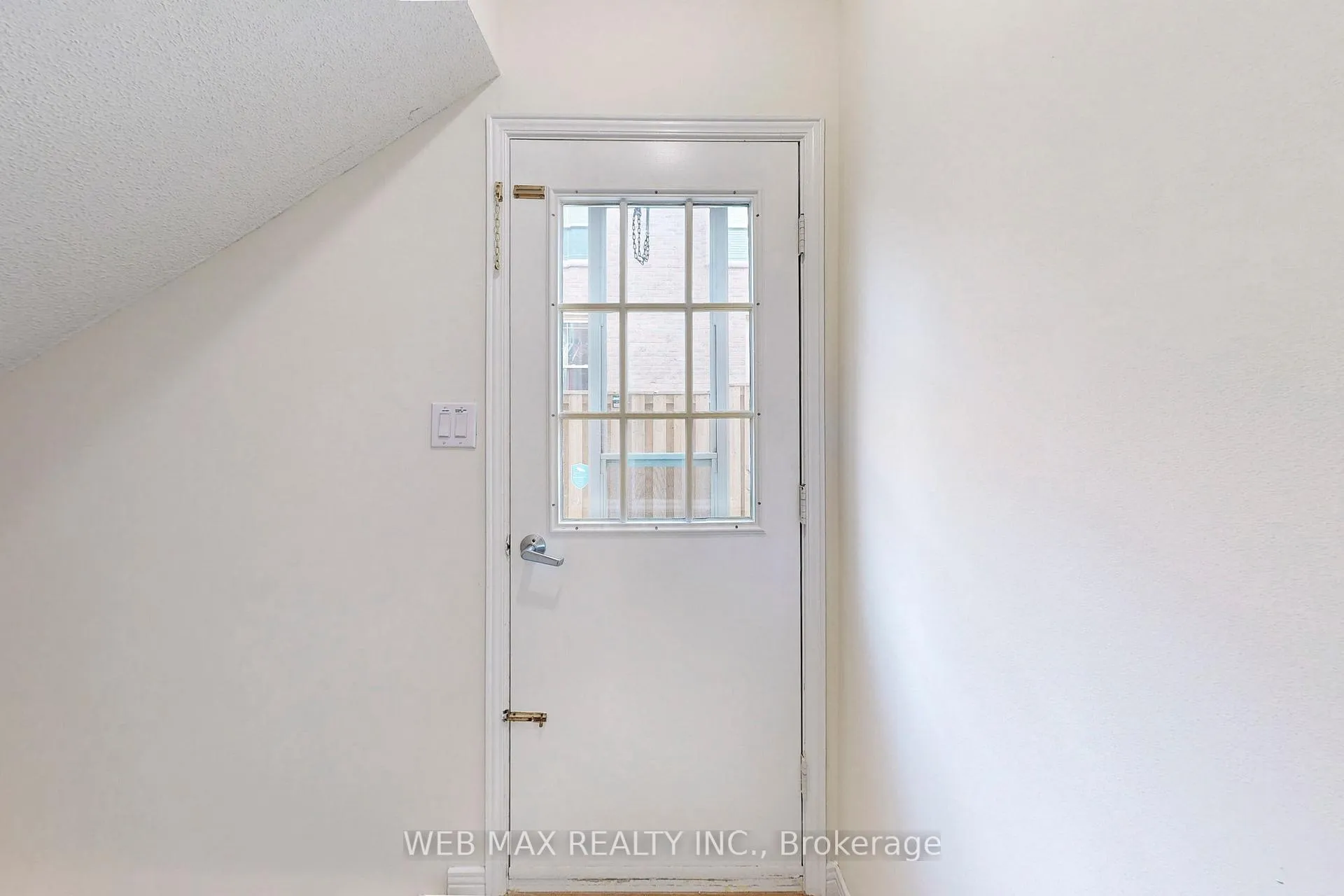 Photo 11 of Unit Bsmt, 15 Woodman's Chart, Markham, Unionville — HOMEH