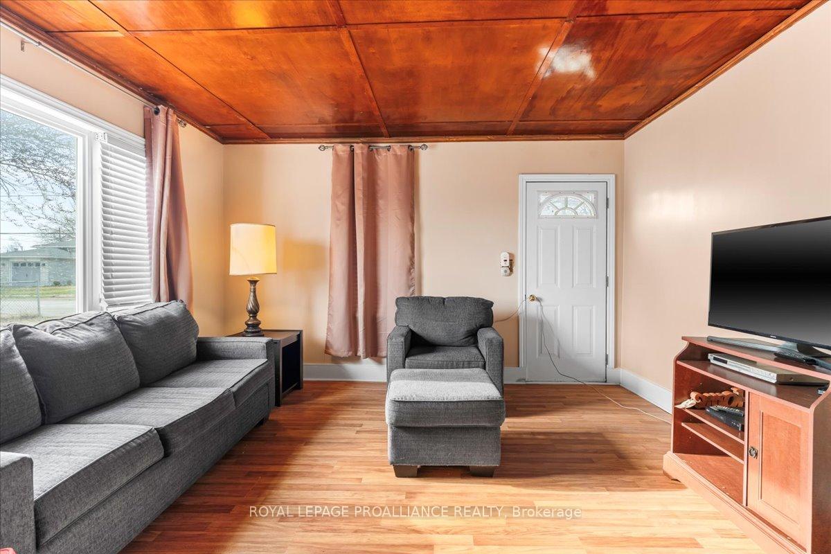 Photo 7 of 59 Byron Street, Belleville, Belleville Ward — HOMEH