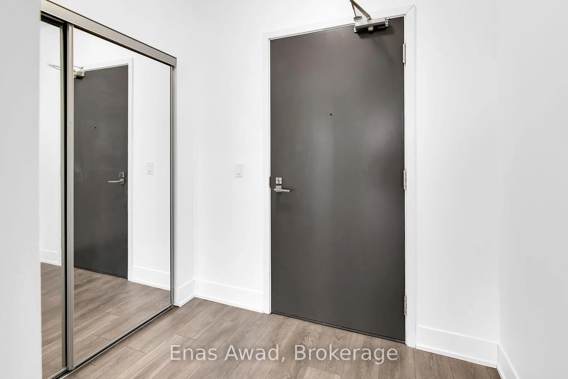 Photo 5 of Unit 3207, 2916 Highway 7, Vaughan, Concord — HOMEH
