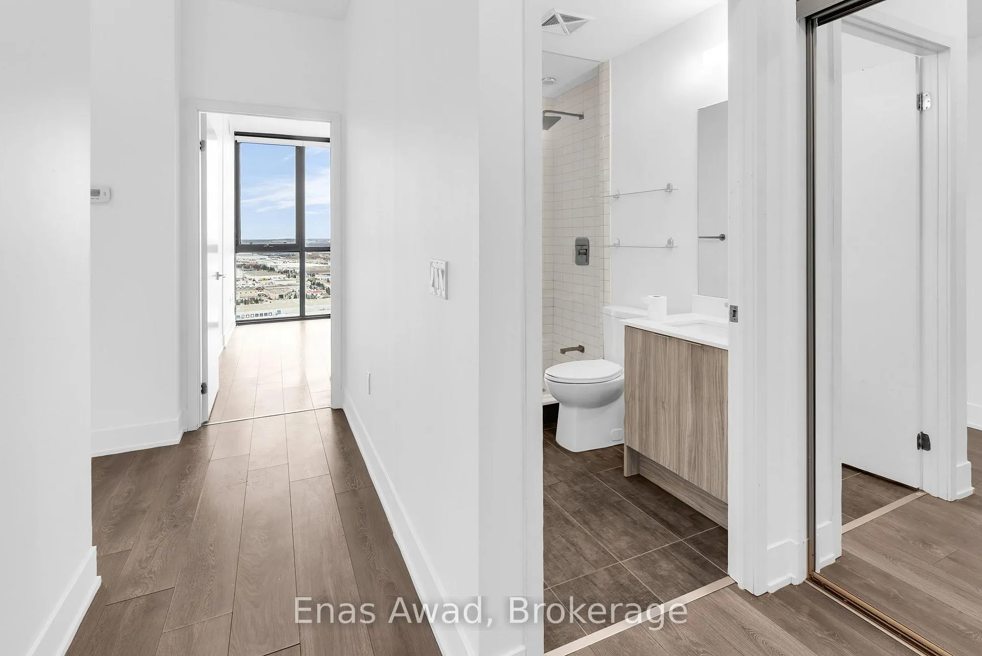 Photo 6 of Unit 3207, 2916 Highway 7, Vaughan, Concord — HOMEH