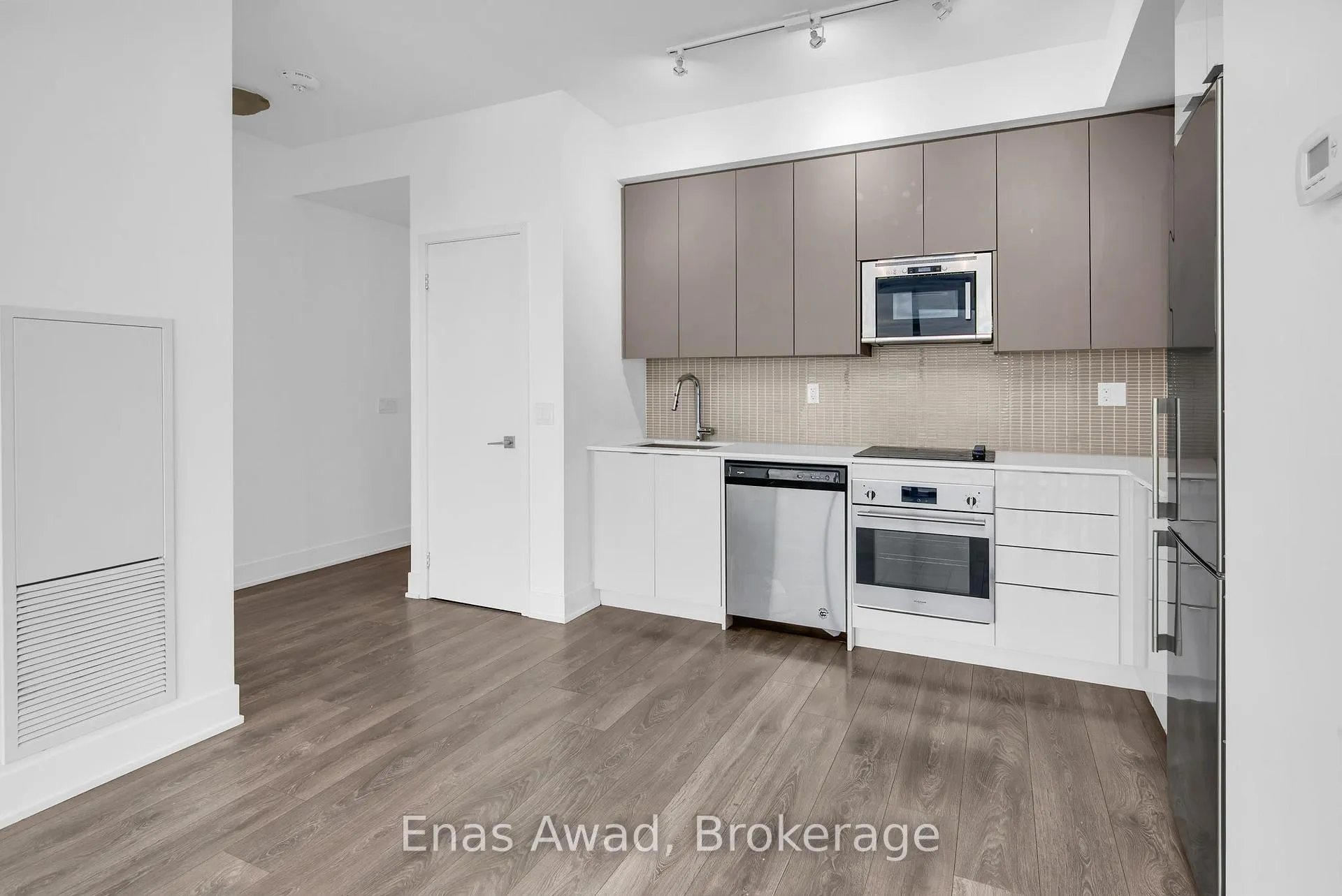 Photo 12 of Unit 3207, 2916 Highway 7, Vaughan, Concord — HOMEH