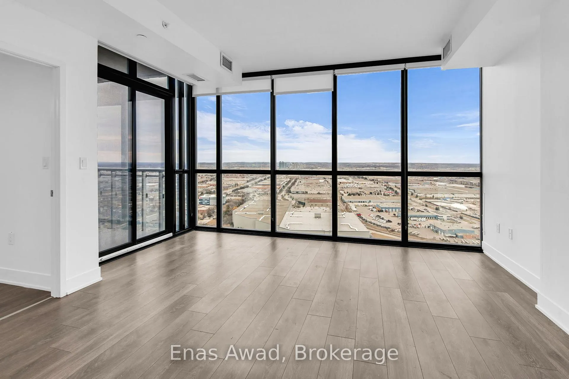 Photo 15 of Unit 3207, 2916 Highway 7, Vaughan, Concord — HOMEH