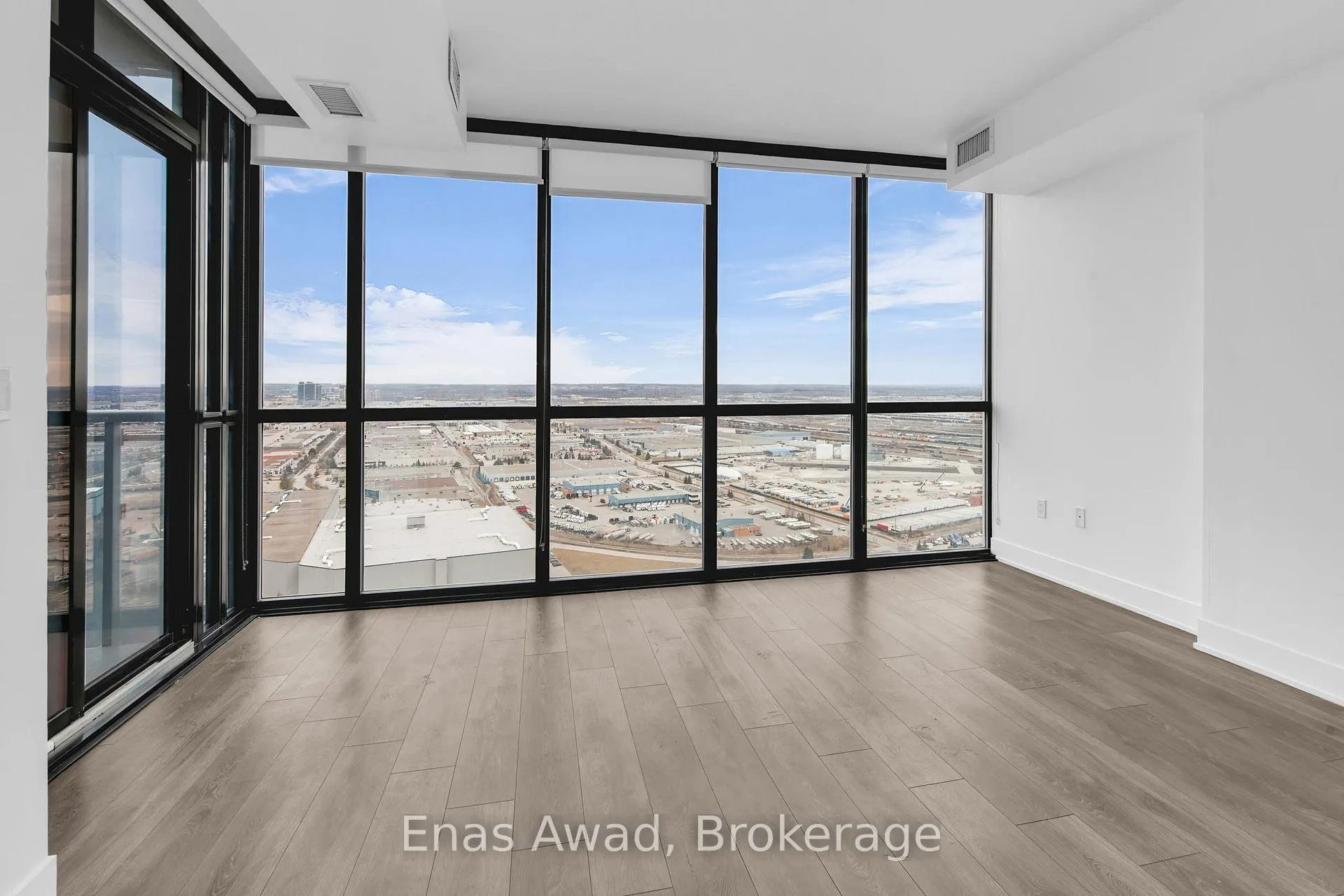 Photo 16 of Unit 3207, 2916 Highway 7, Vaughan, Concord — HOMEH