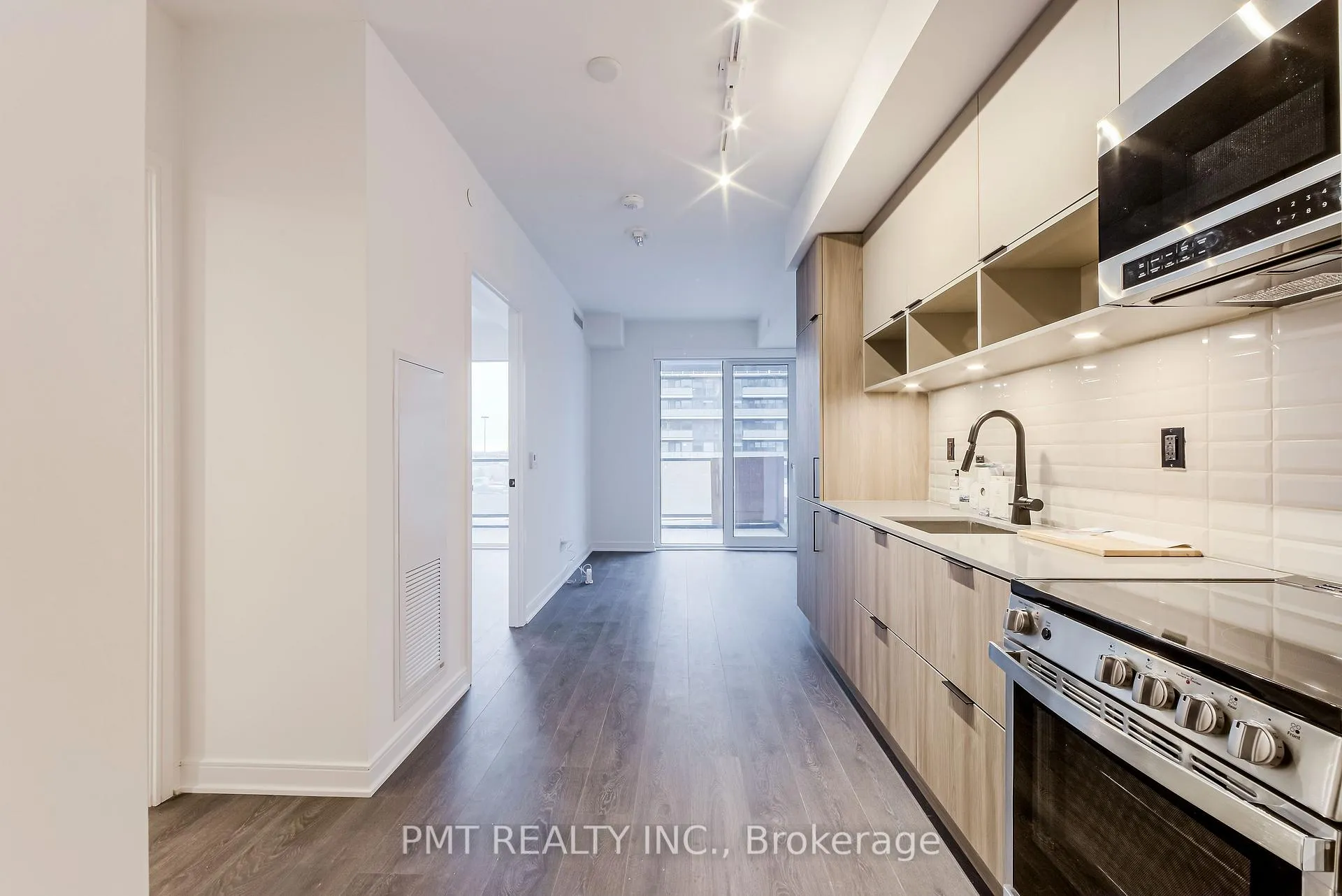 Photo 5 of Unit N612, 35 Rolling Mills Road, Toronto, Waterfront Communities — HOMEH