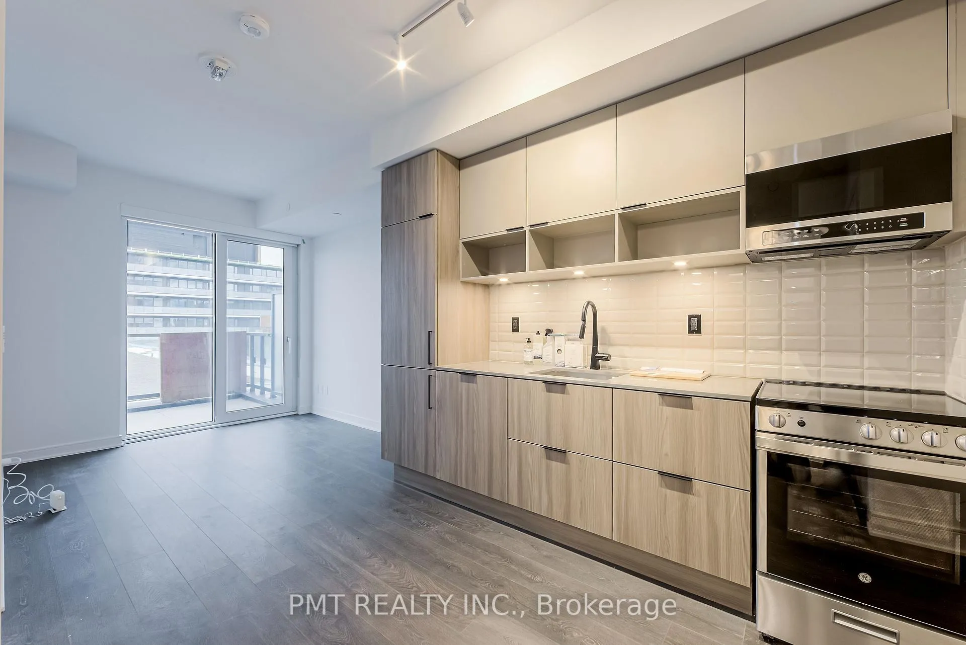 Photo 6 of Unit N612, 35 Rolling Mills Road, Toronto, Waterfront Communities — HOMEH