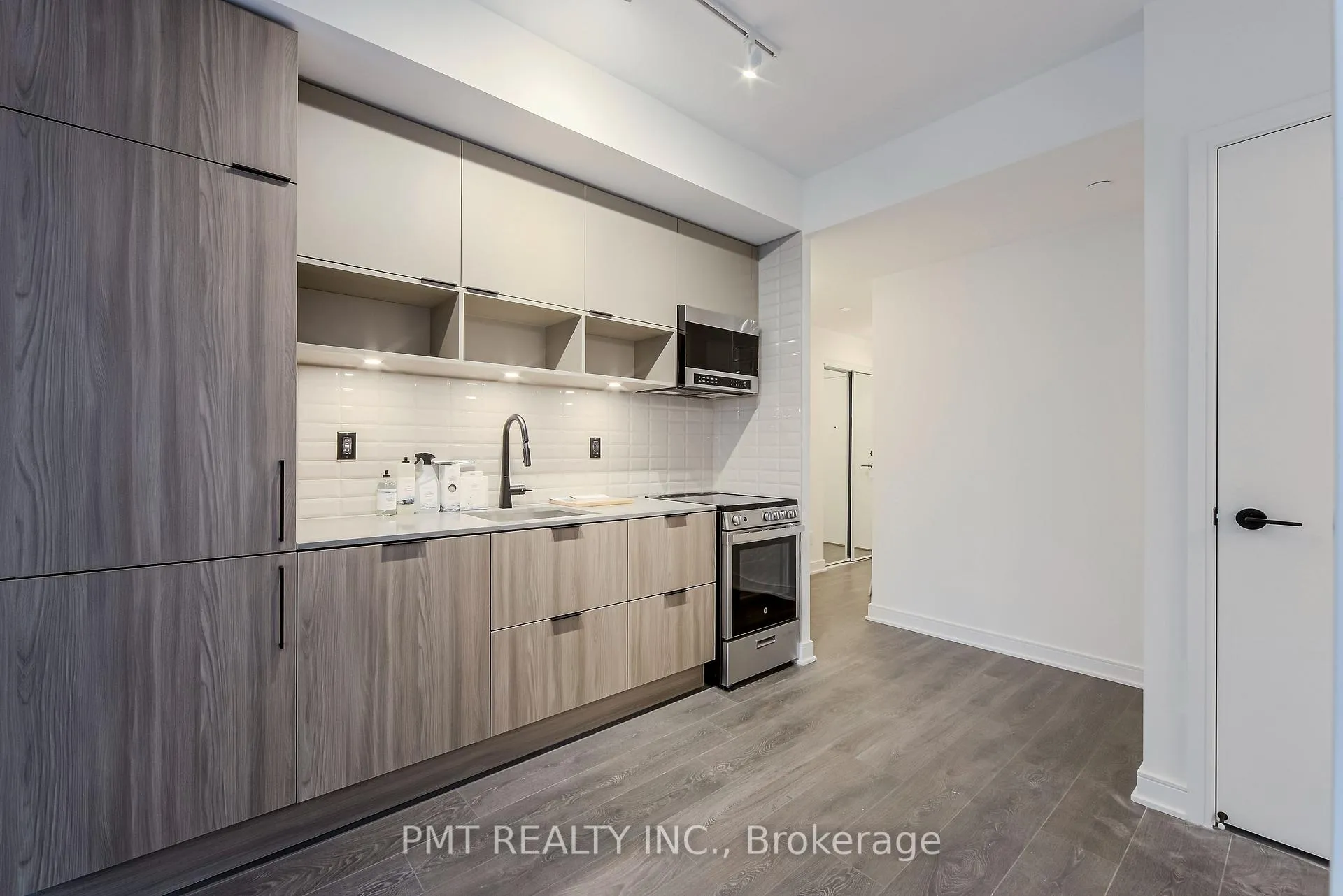 Photo 8 of Unit N612, 35 Rolling Mills Road, Toronto, Waterfront Communities — HOMEH