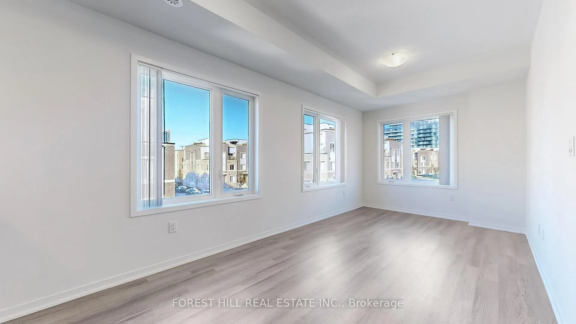 Photo 3 of Unit TH 313, 130 Honeycrisp Crescent, Vaughan, Vaughan Corporate Centre — HOMEH