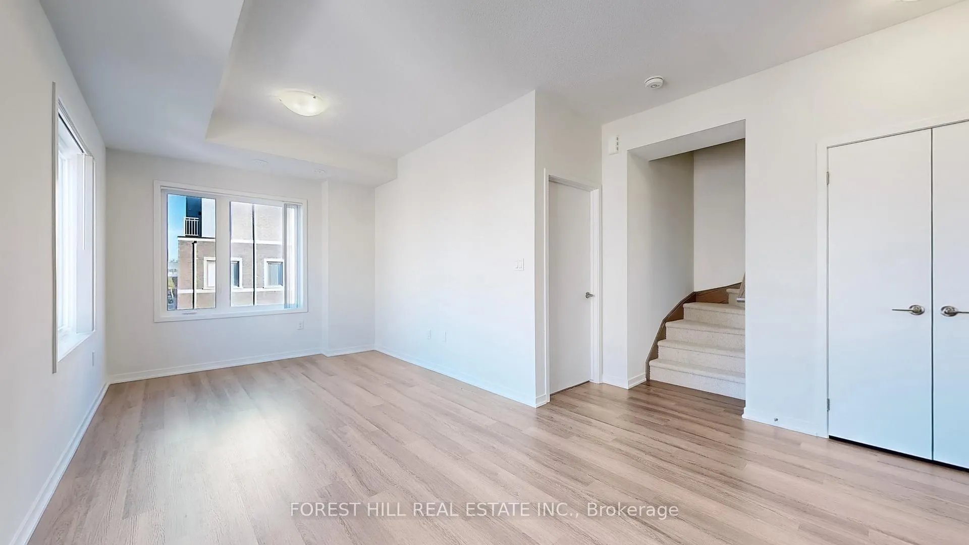 Photo 5 of Unit TH 313, 130 Honeycrisp Crescent, Vaughan, Vaughan Corporate Centre — HOMEH
