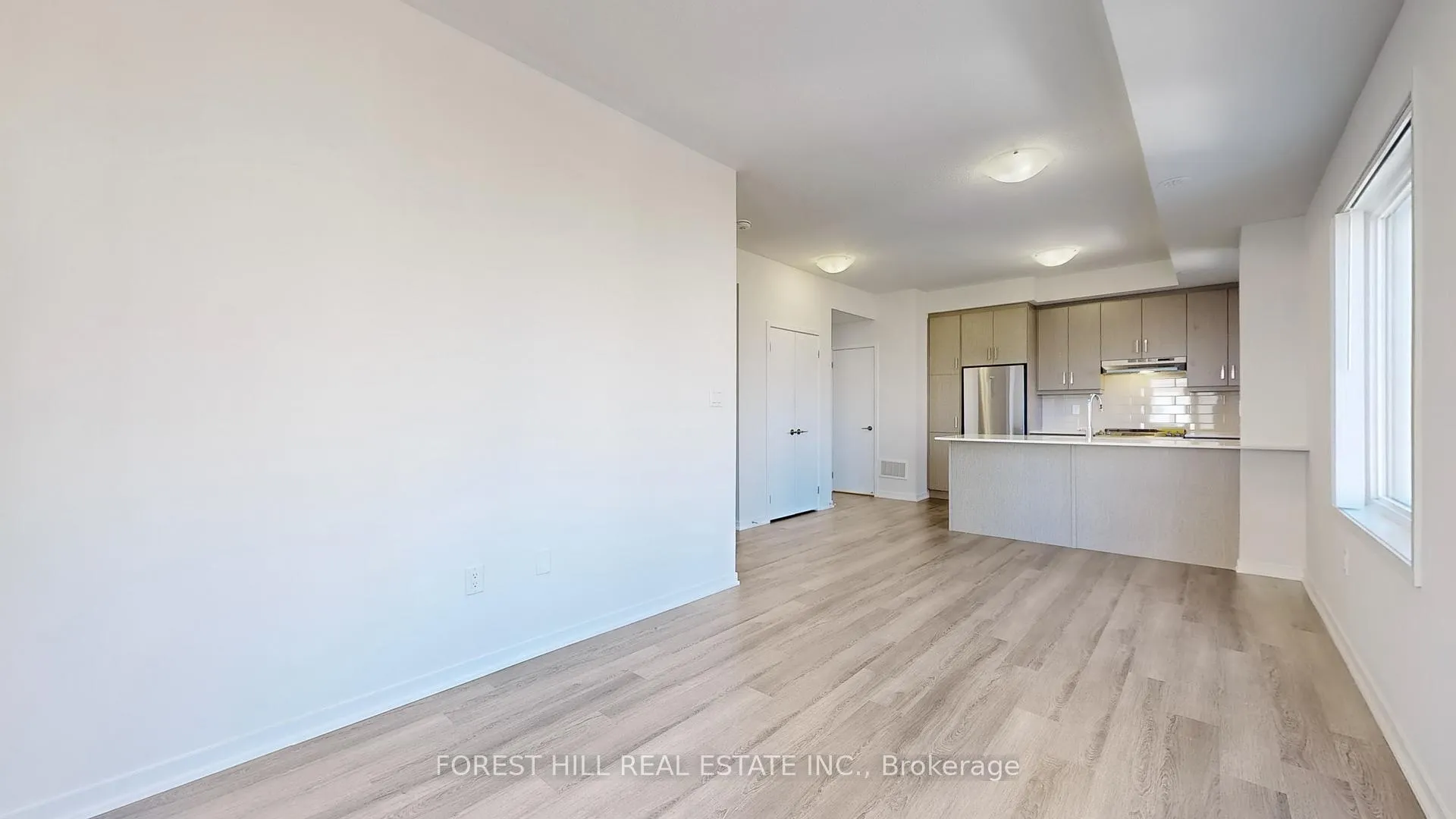 Photo 6 of Unit TH 313, 130 Honeycrisp Crescent, Vaughan, Vaughan Corporate Centre — HOMEH