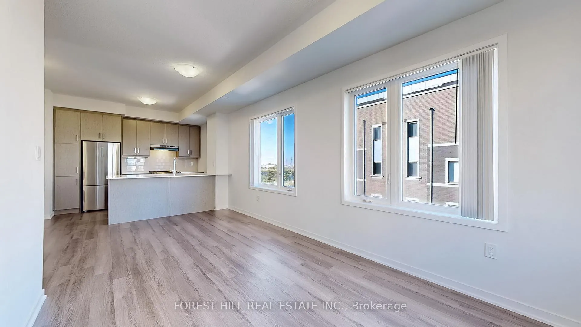 Photo 7 of Unit TH 313, 130 Honeycrisp Crescent, Vaughan, Vaughan Corporate Centre — HOMEH