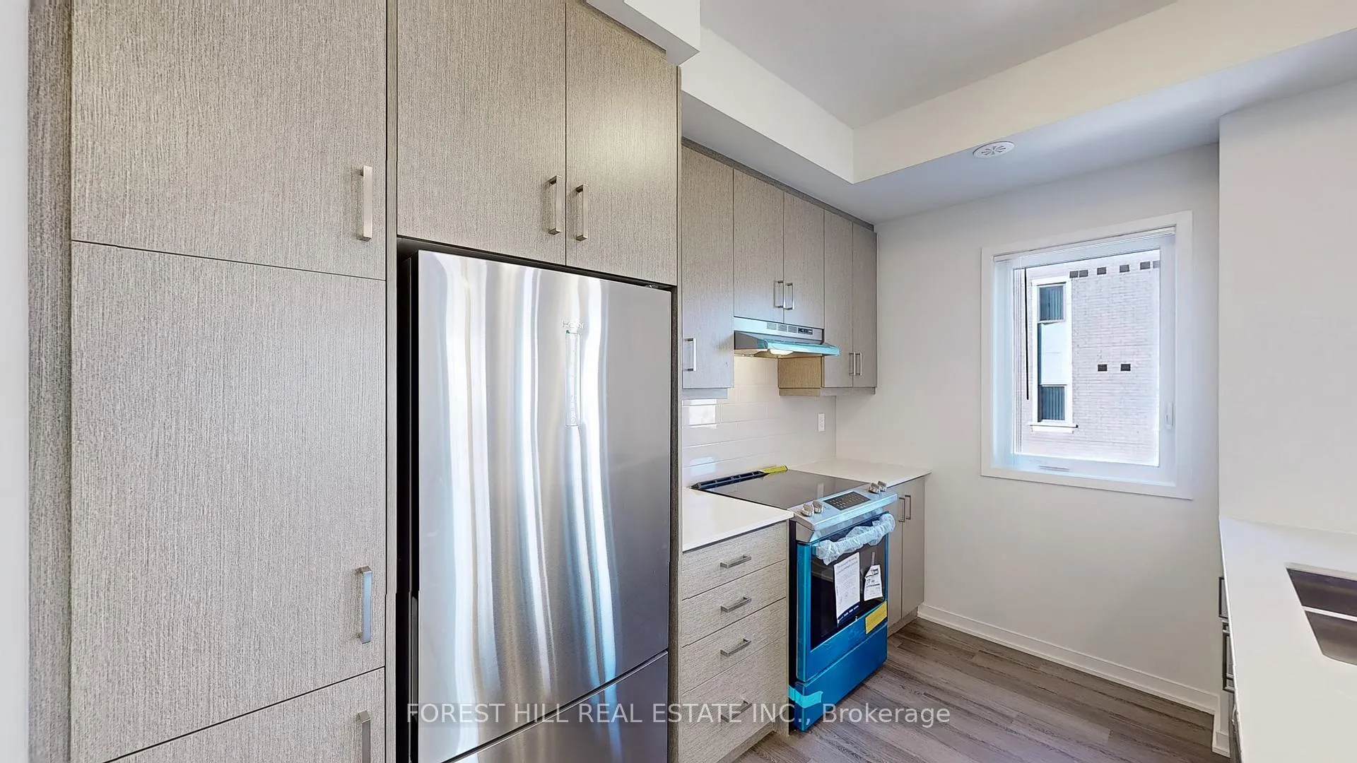 Photo 9 of Unit TH 313, 130 Honeycrisp Crescent, Vaughan, Vaughan Corporate Centre — HOMEH