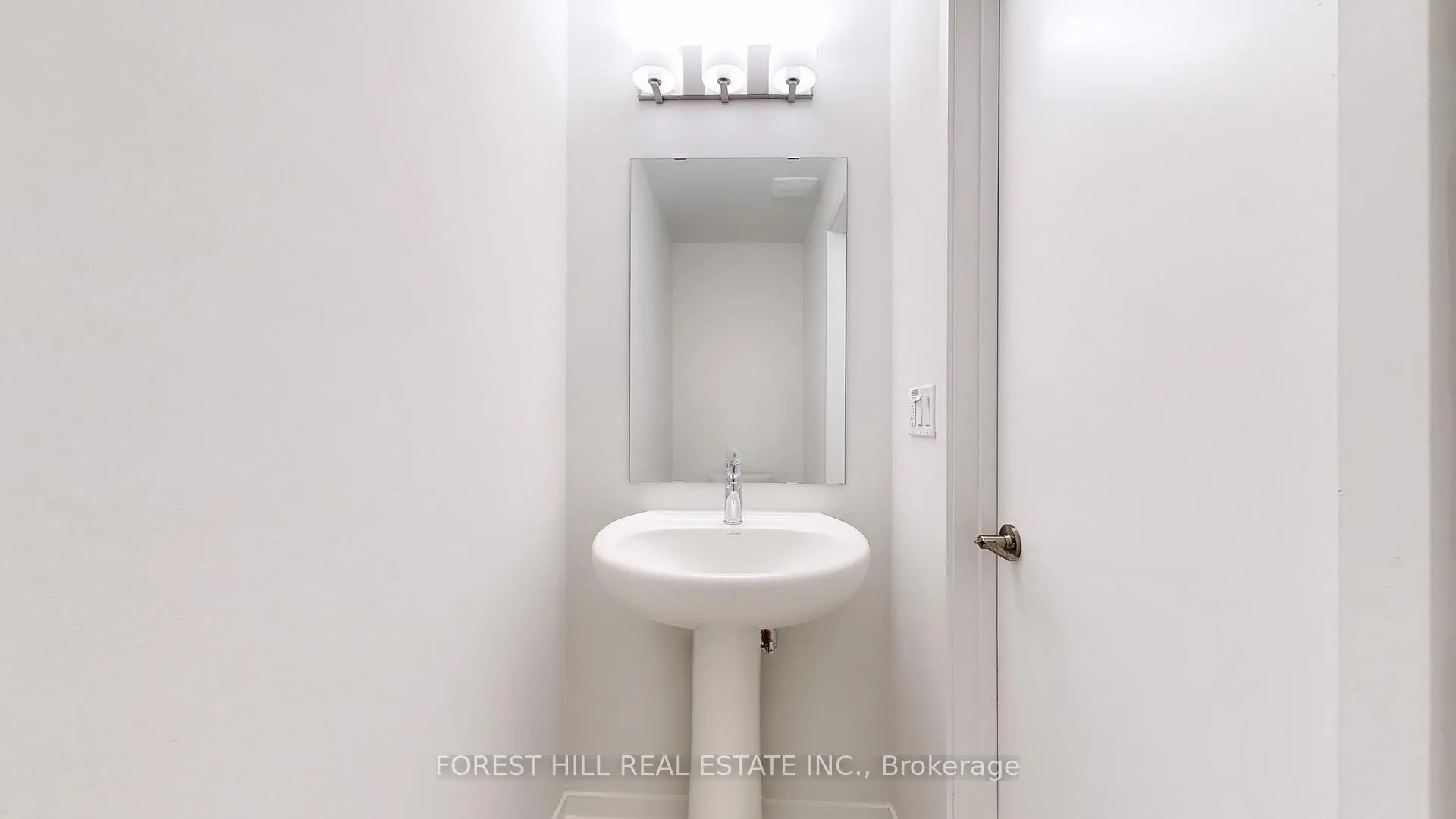 Photo 17 of Unit TH 313, 130 Honeycrisp Crescent, Vaughan, Vaughan Corporate Centre — HOMEH