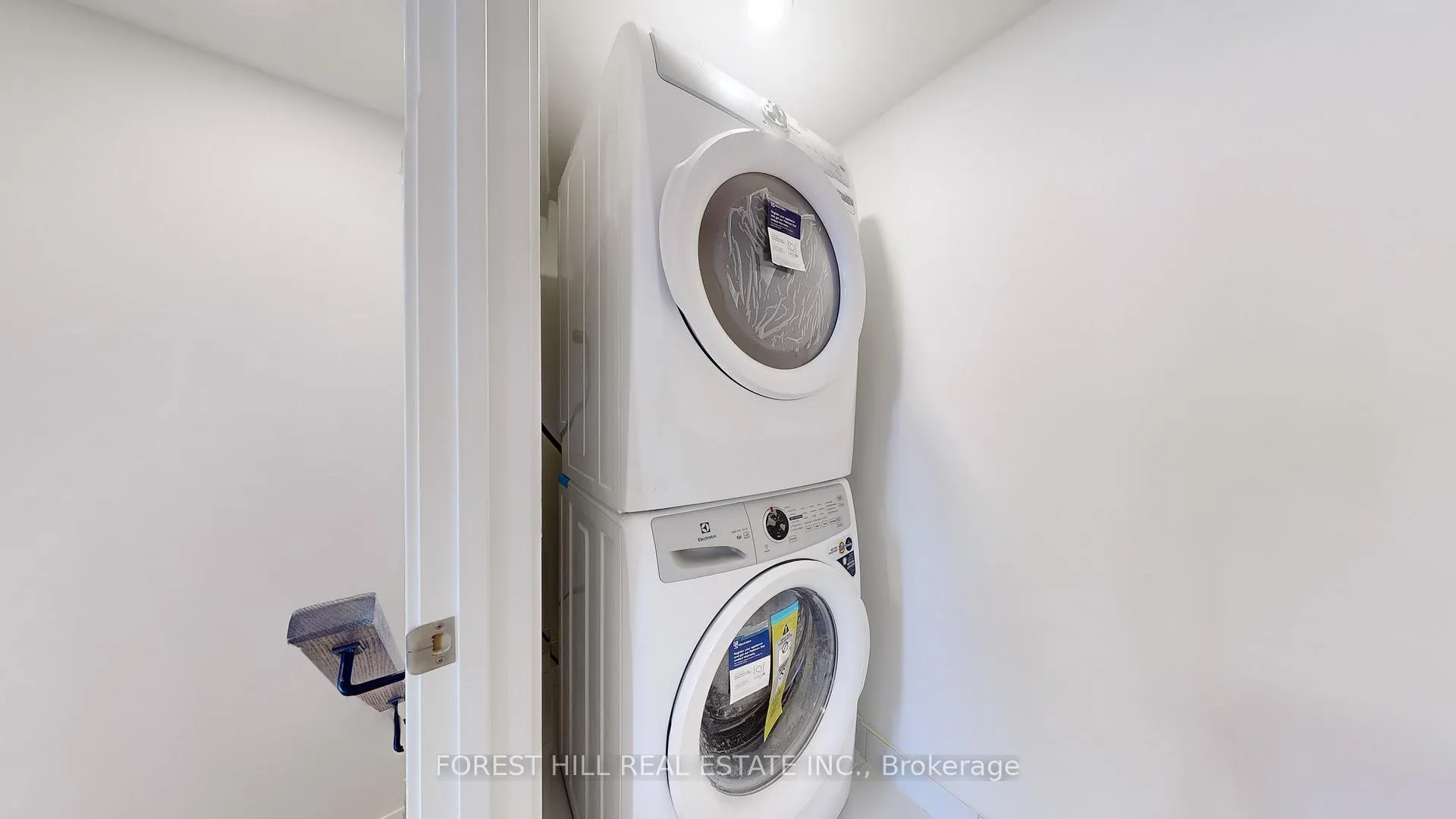 Photo 19 of Unit TH 313, 130 Honeycrisp Crescent, Vaughan, Vaughan Corporate Centre — HOMEH