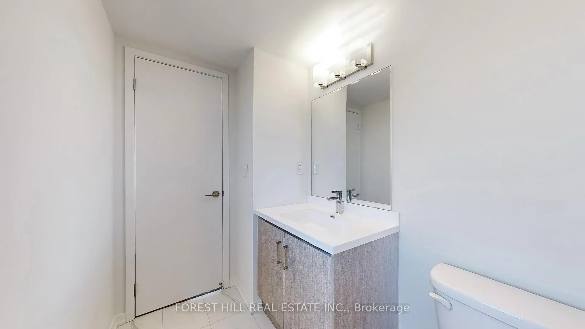 Photo 24 of Unit TH 313, 130 Honeycrisp Crescent, Vaughan, Vaughan Corporate Centre — HOMEH