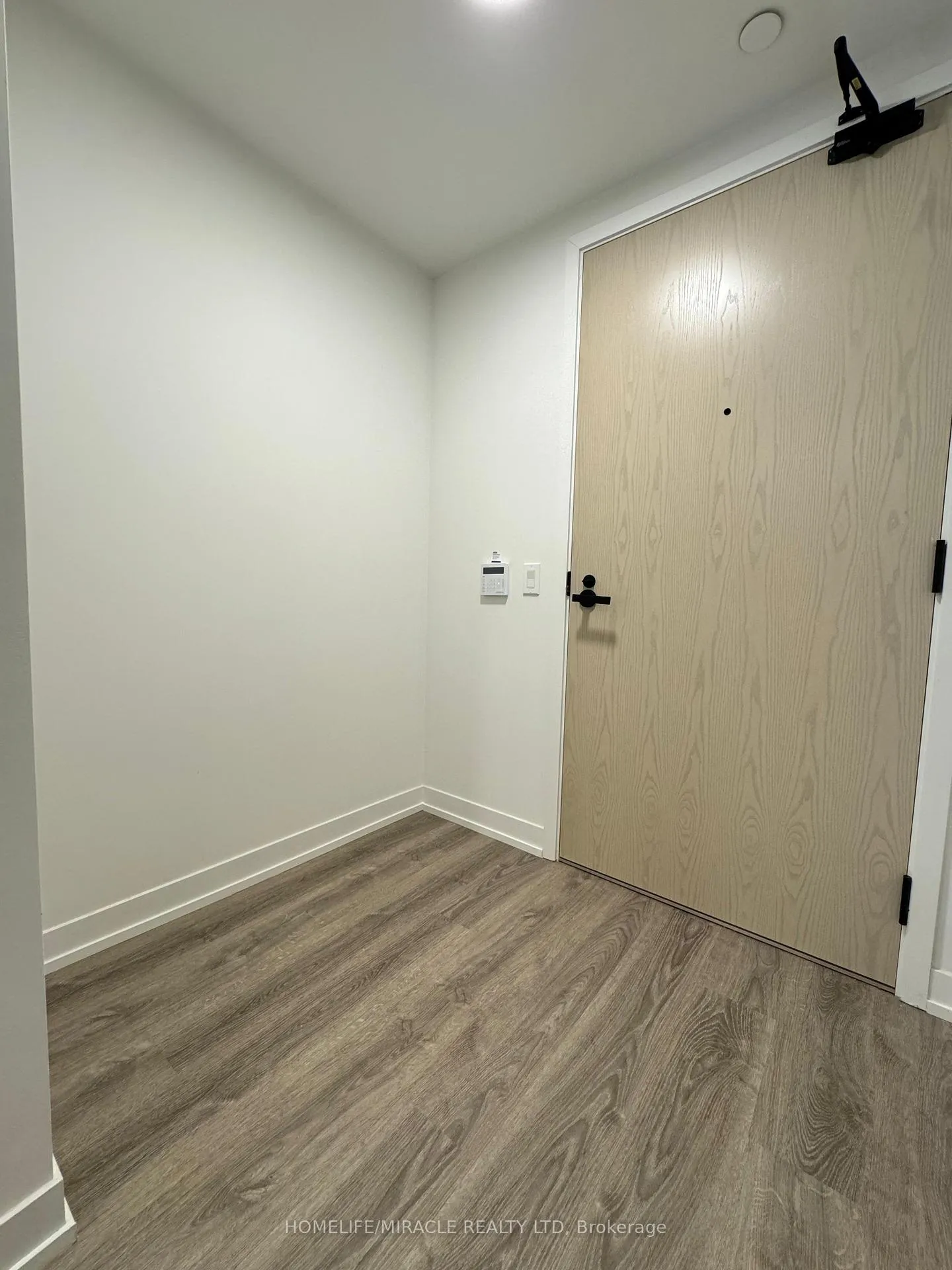 Photo 4 of Unit 316, 195 Commerce Street, Vaughan, Vaughan Corporate Centre — HOMEH