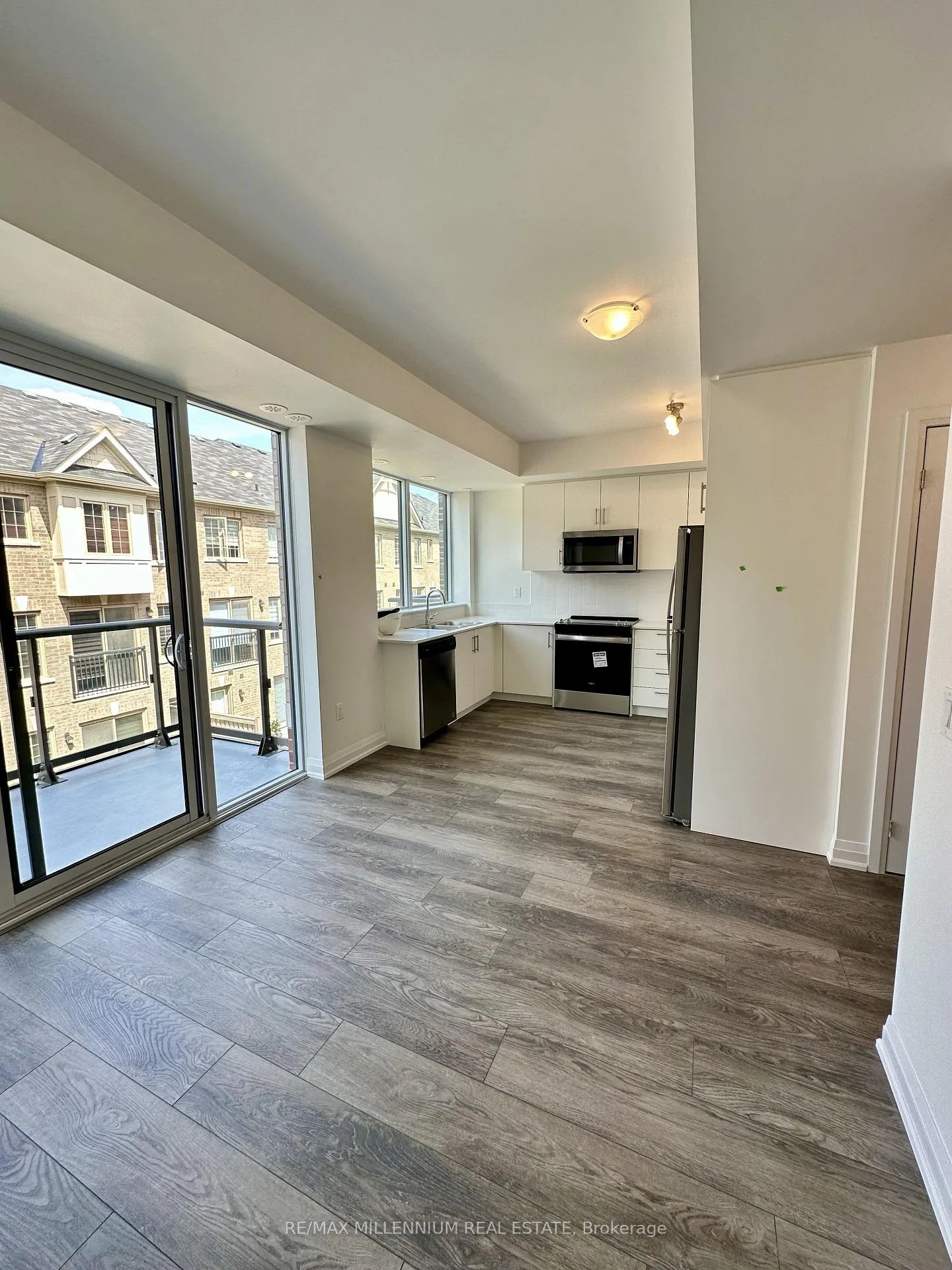 Photo 5 of Unit 351, 75 Attmar Drive, Brampton, Brampton East — HOMEH