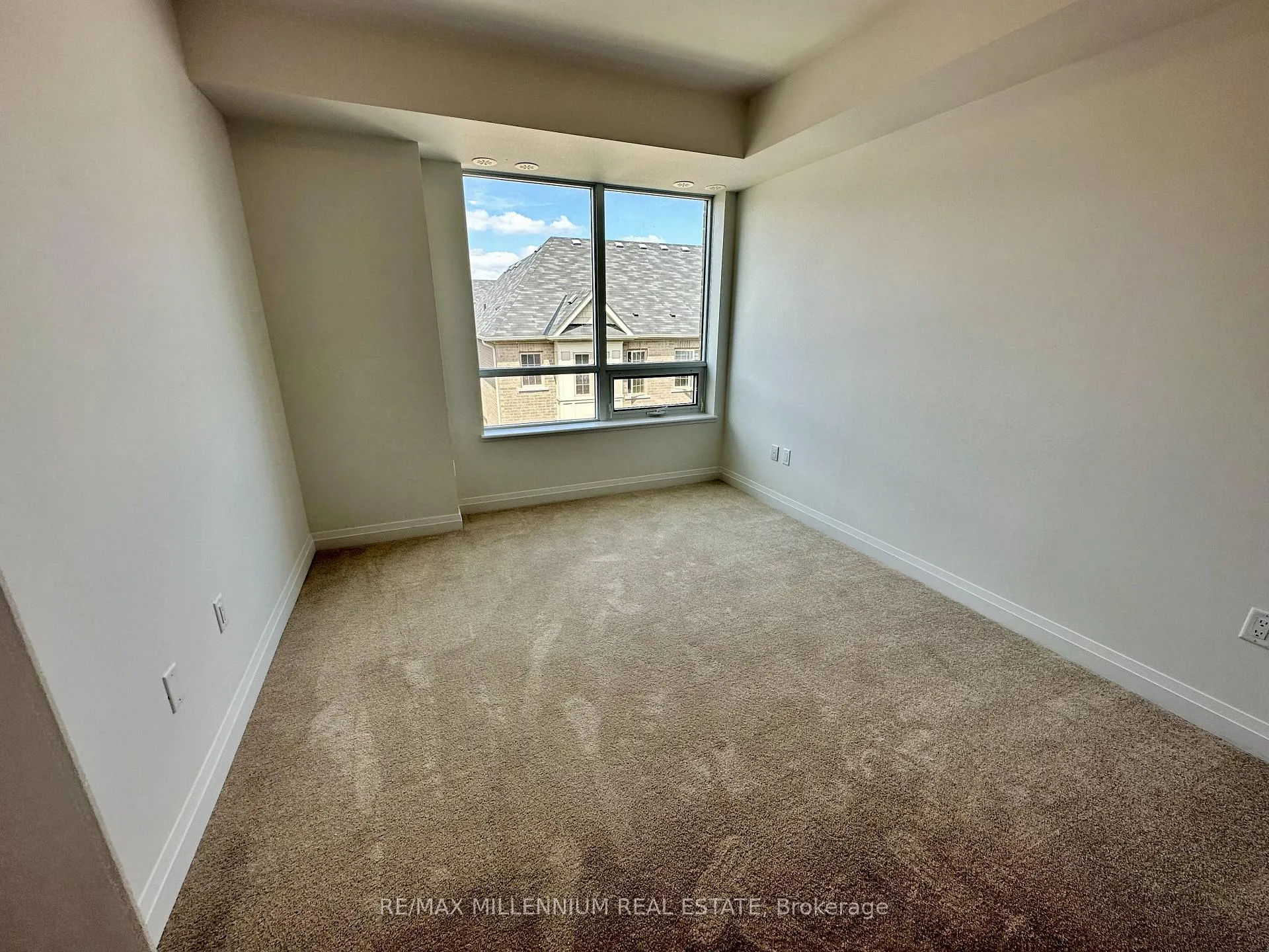 Photo 9 of Unit 351, 75 Attmar Drive, Brampton, Brampton East — HOMEH