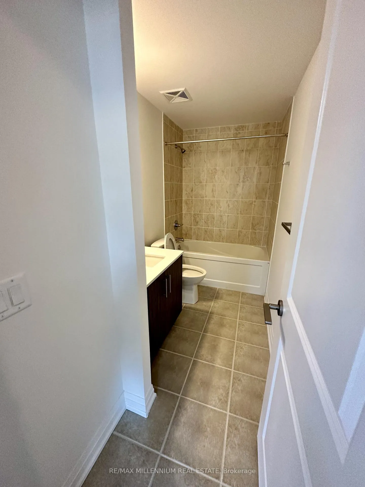 Photo 12 of Unit 351, 75 Attmar Drive, Brampton, Brampton East — HOMEH