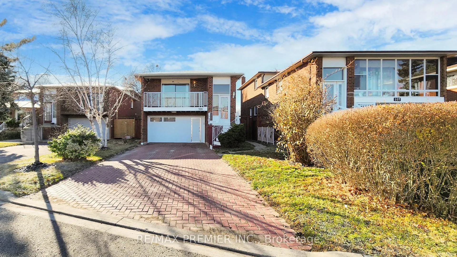 Photo 2 of 105 Fairglen Avenue, Brampton, Brampton West — HOMEH