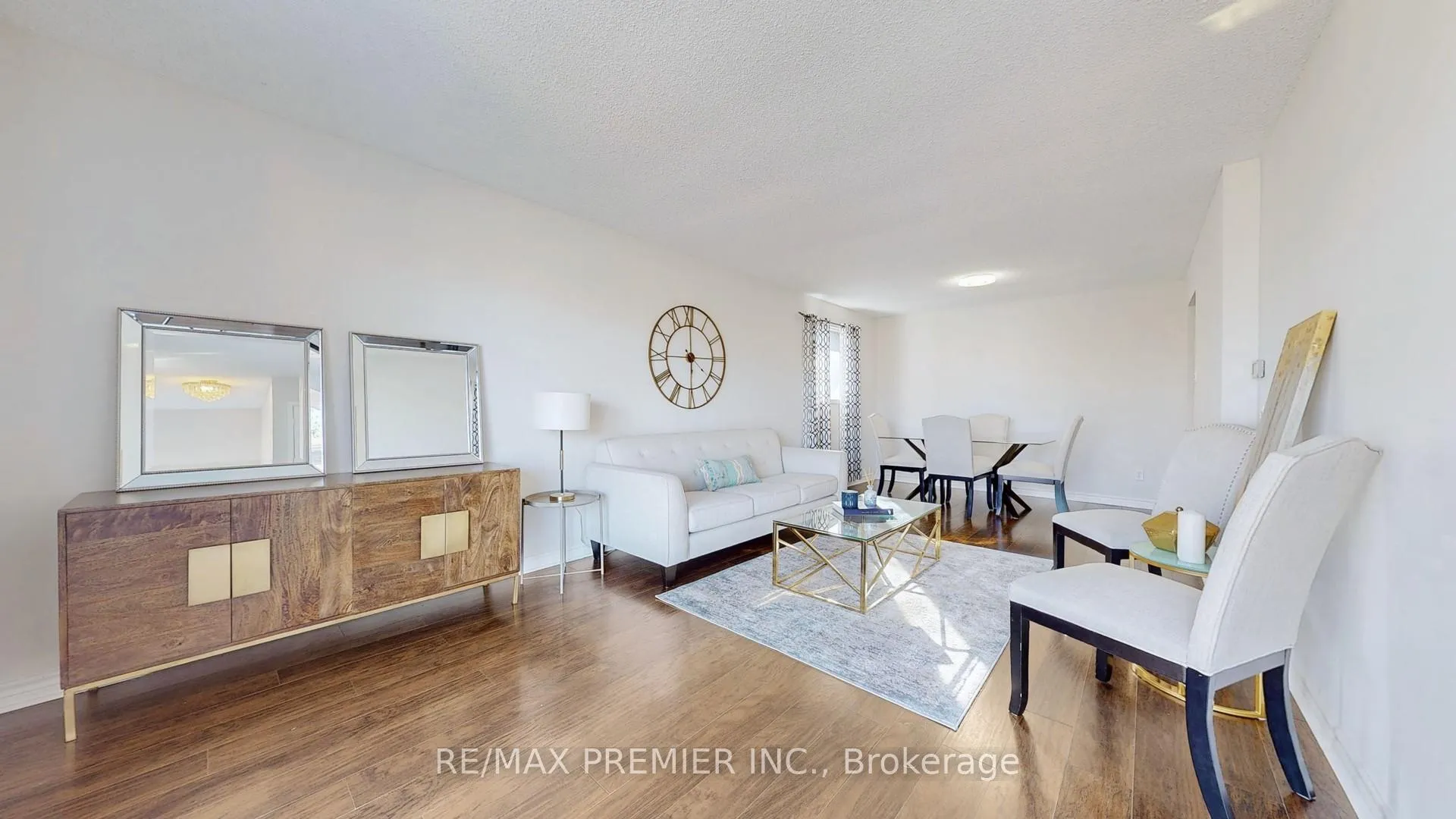 Photo 7 of 105 Fairglen Avenue, Brampton, Brampton West — HOMEH
