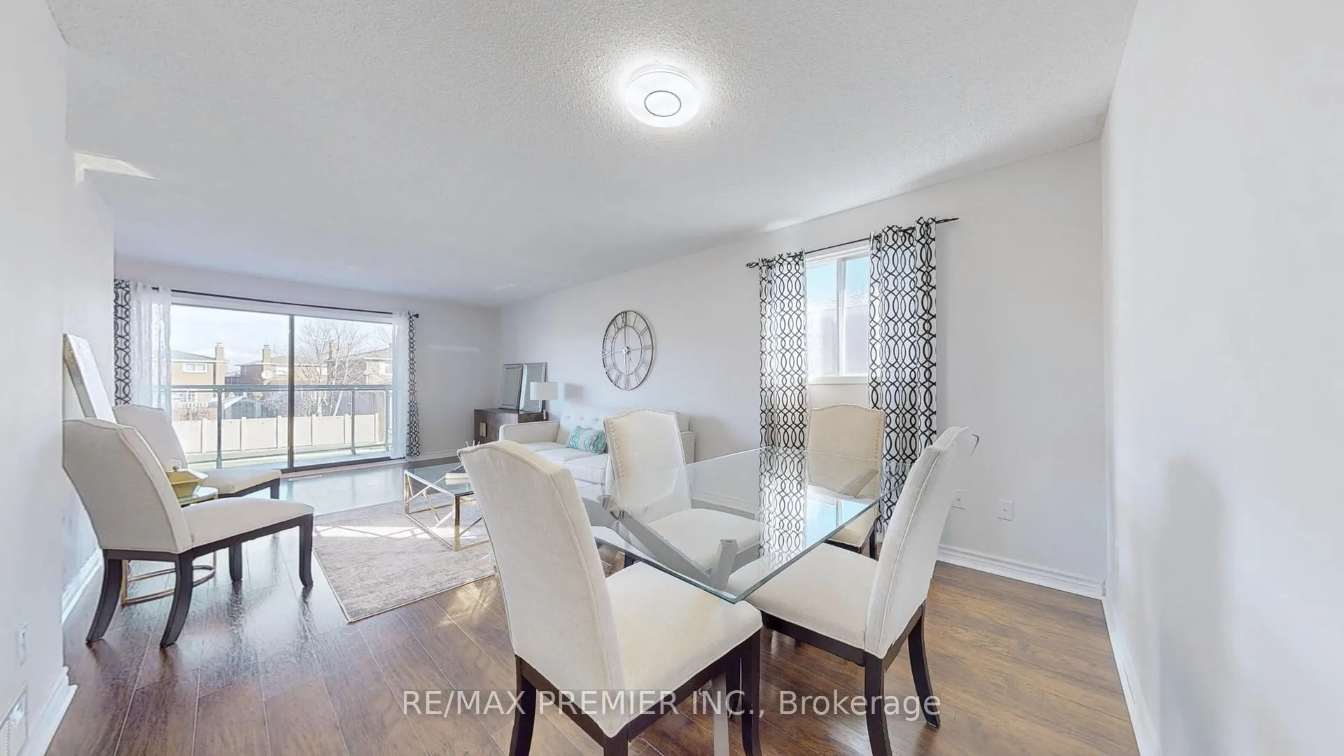 Photo 8 of 105 Fairglen Avenue, Brampton, Brampton West — HOMEH