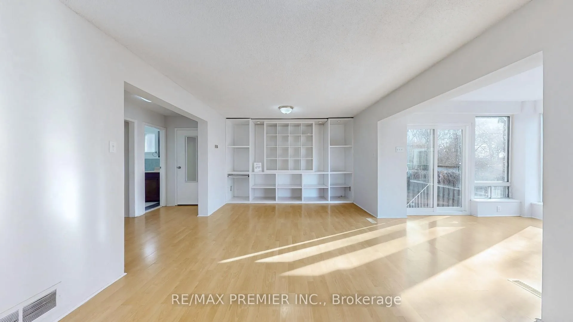 Photo 27 of 105 Fairglen Avenue, Brampton, Brampton West — HOMEH