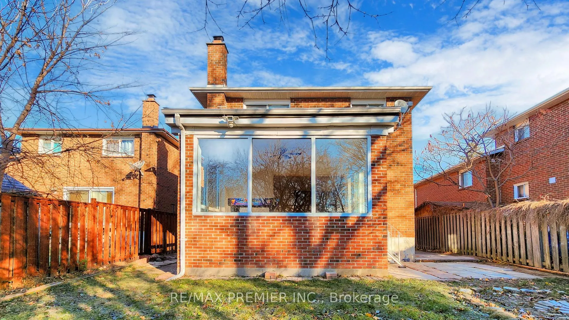 Photo 38 of 105 Fairglen Avenue, Brampton, Brampton West — HOMEH