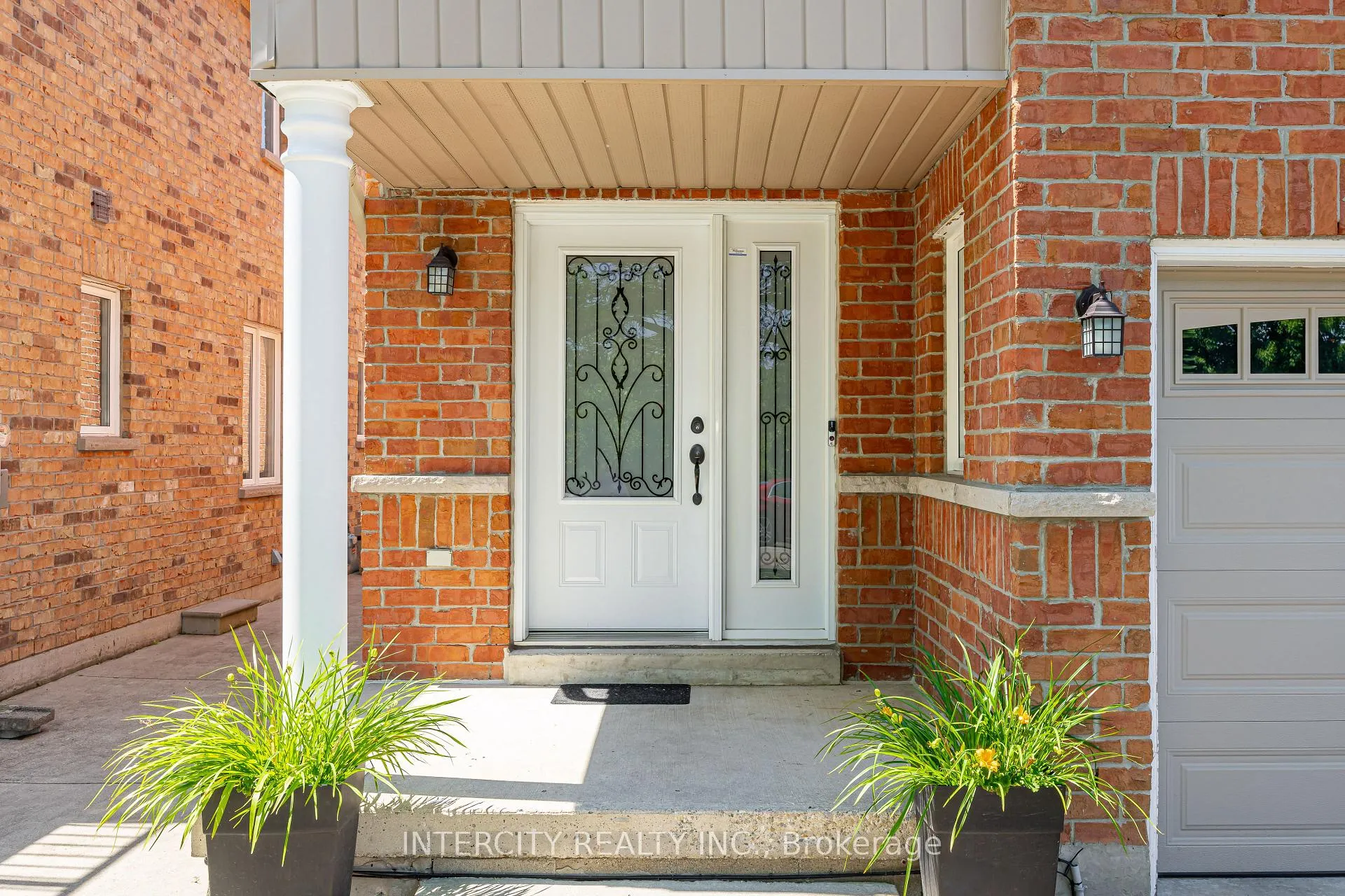 Photo 3 of 91 Adventure Crescent, Vaughan, Vellore Village — HOMEH
