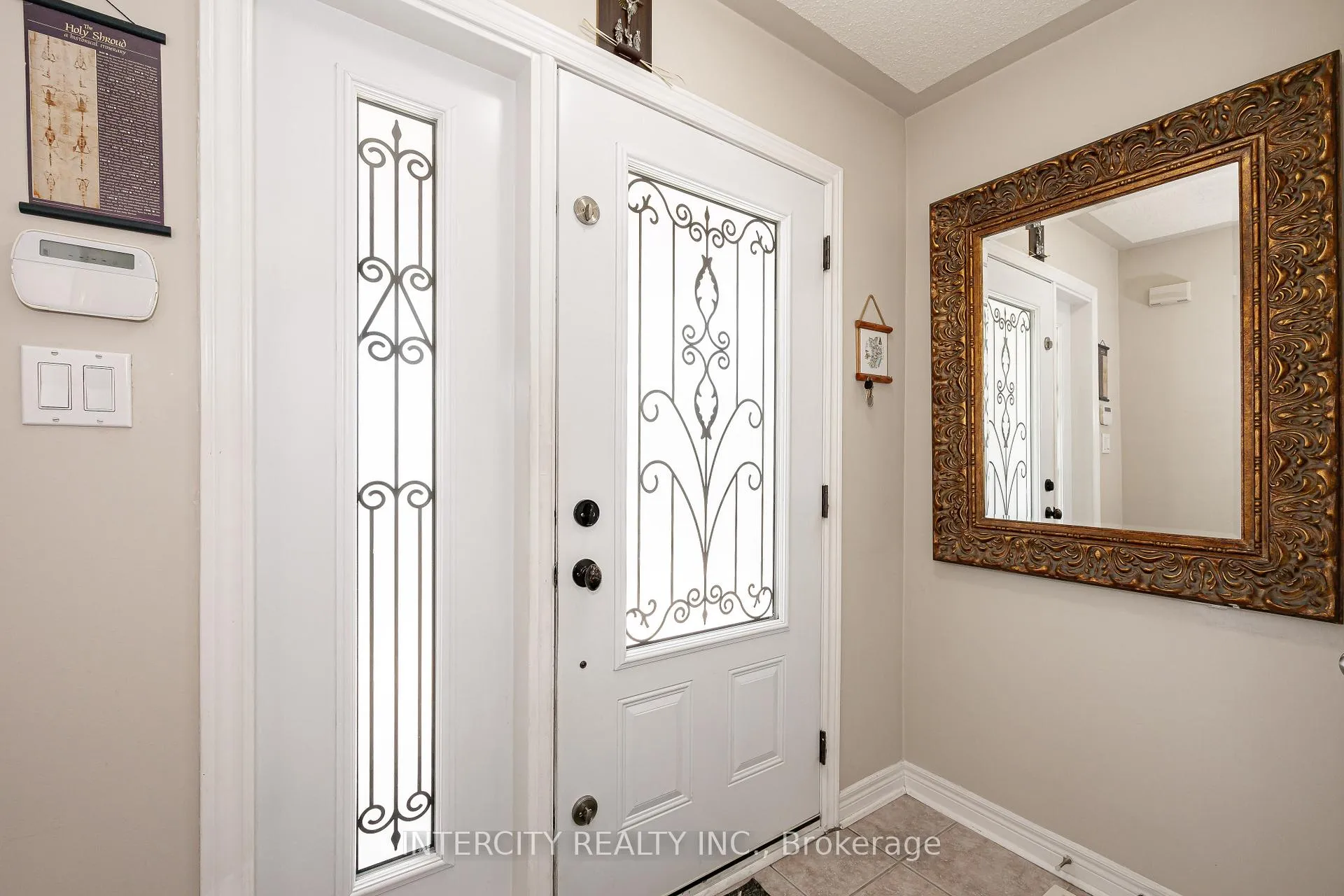 Photo 4 of 91 Adventure Crescent, Vaughan, Vellore Village — HOMEH