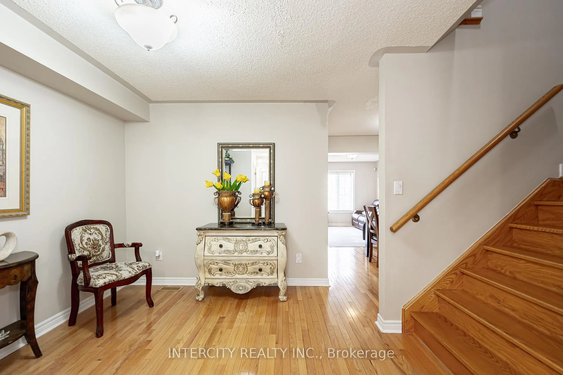 Photo 6 of 91 Adventure Crescent, Vaughan, Vellore Village — HOMEH