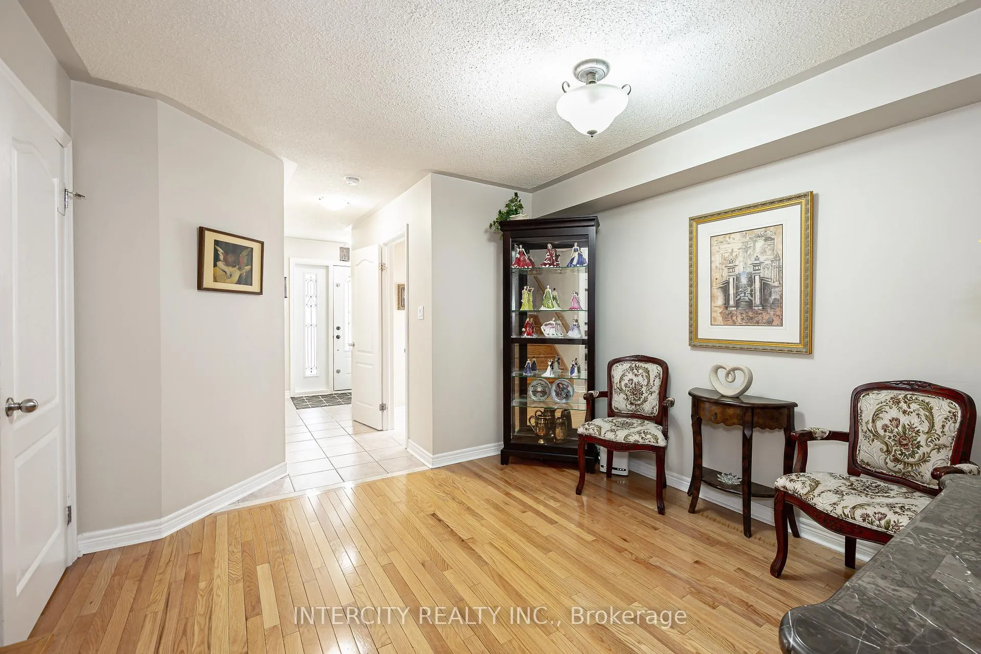 Photo 7 of 91 Adventure Crescent, Vaughan, Vellore Village — HOMEH