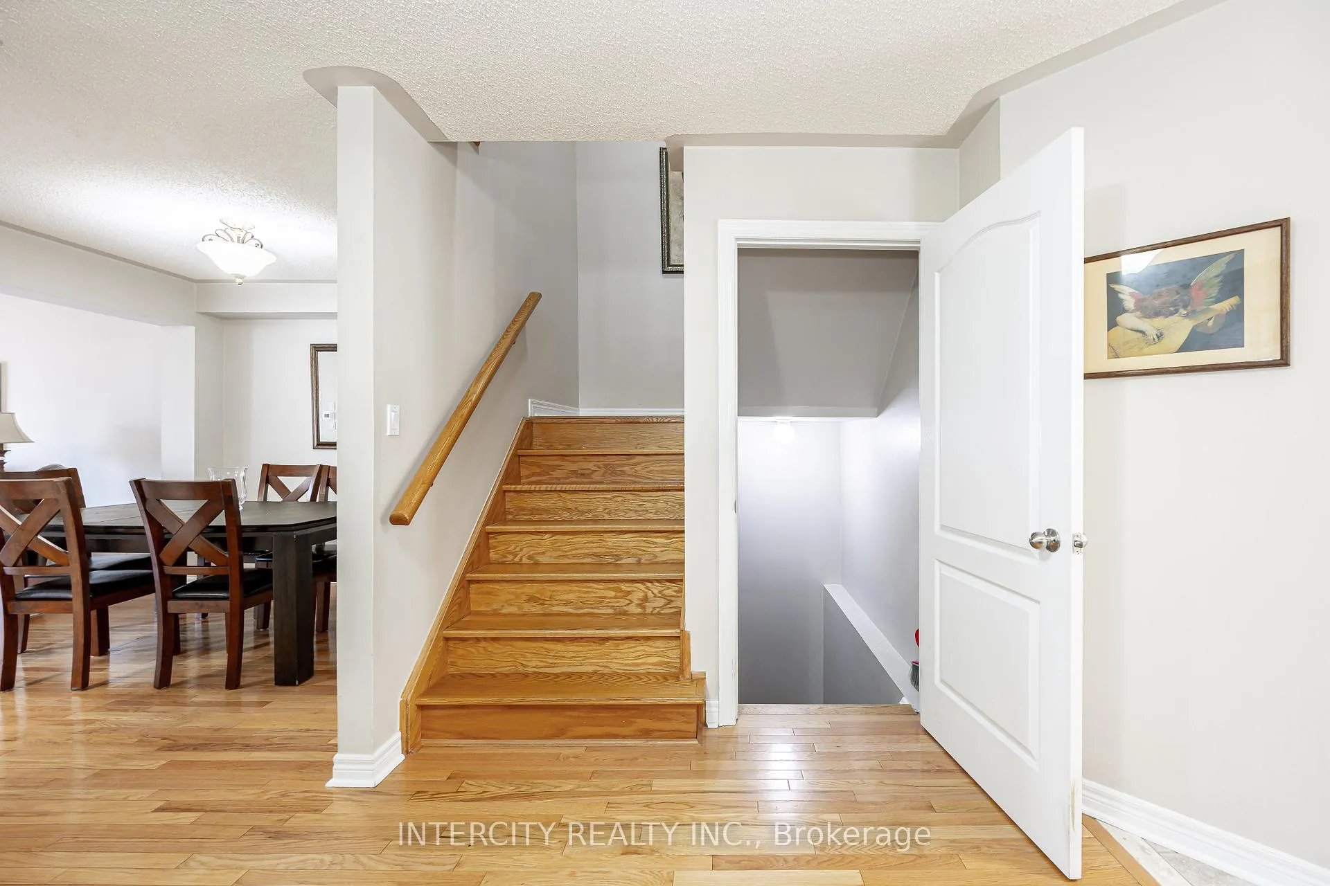 Photo 8 of 91 Adventure Crescent, Vaughan, Vellore Village — HOMEH