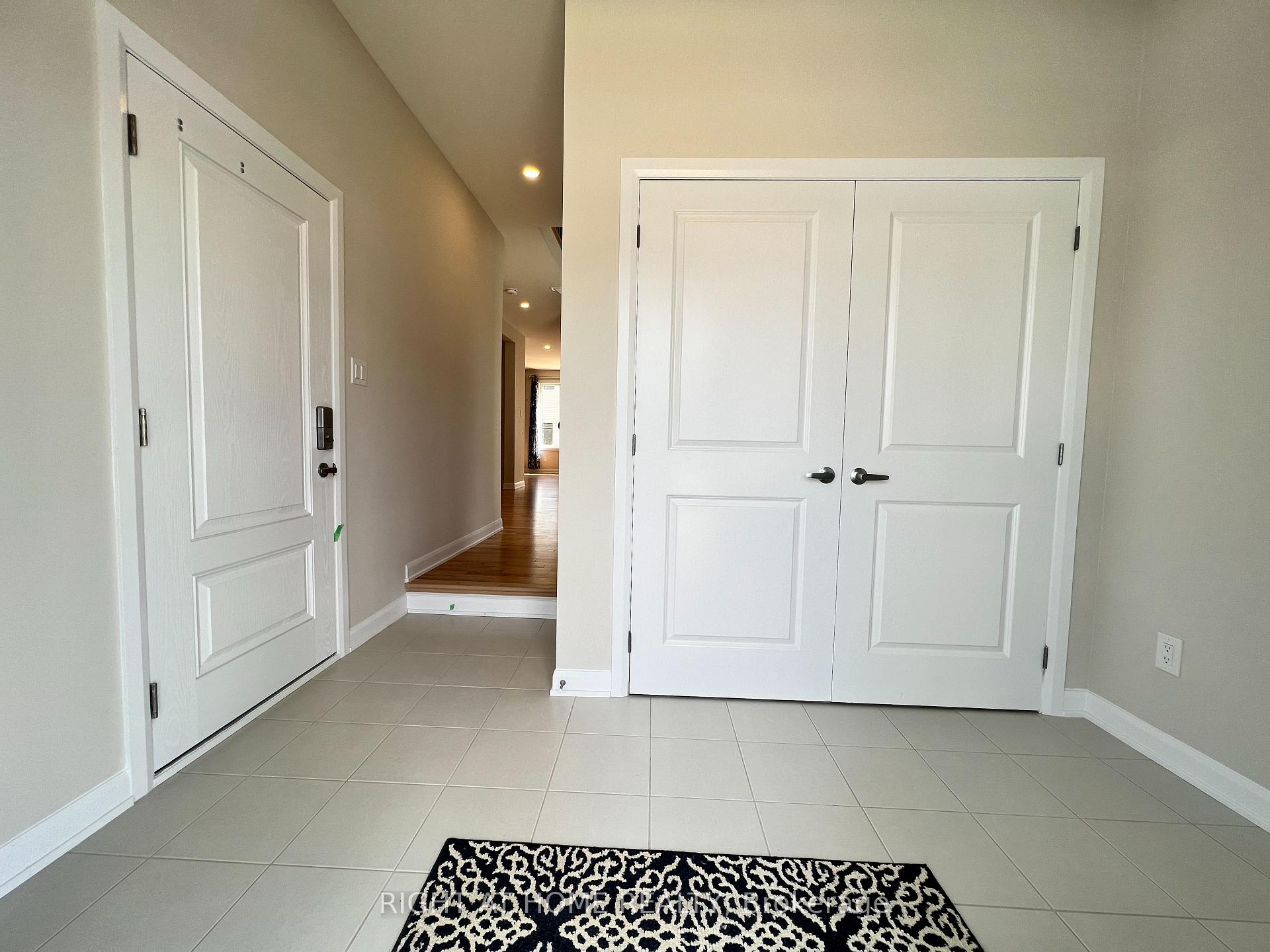 Photo 3 of 855 Cappamore Drive, Ottawa, Barrhaven - Half Moon Bay — HOMEH