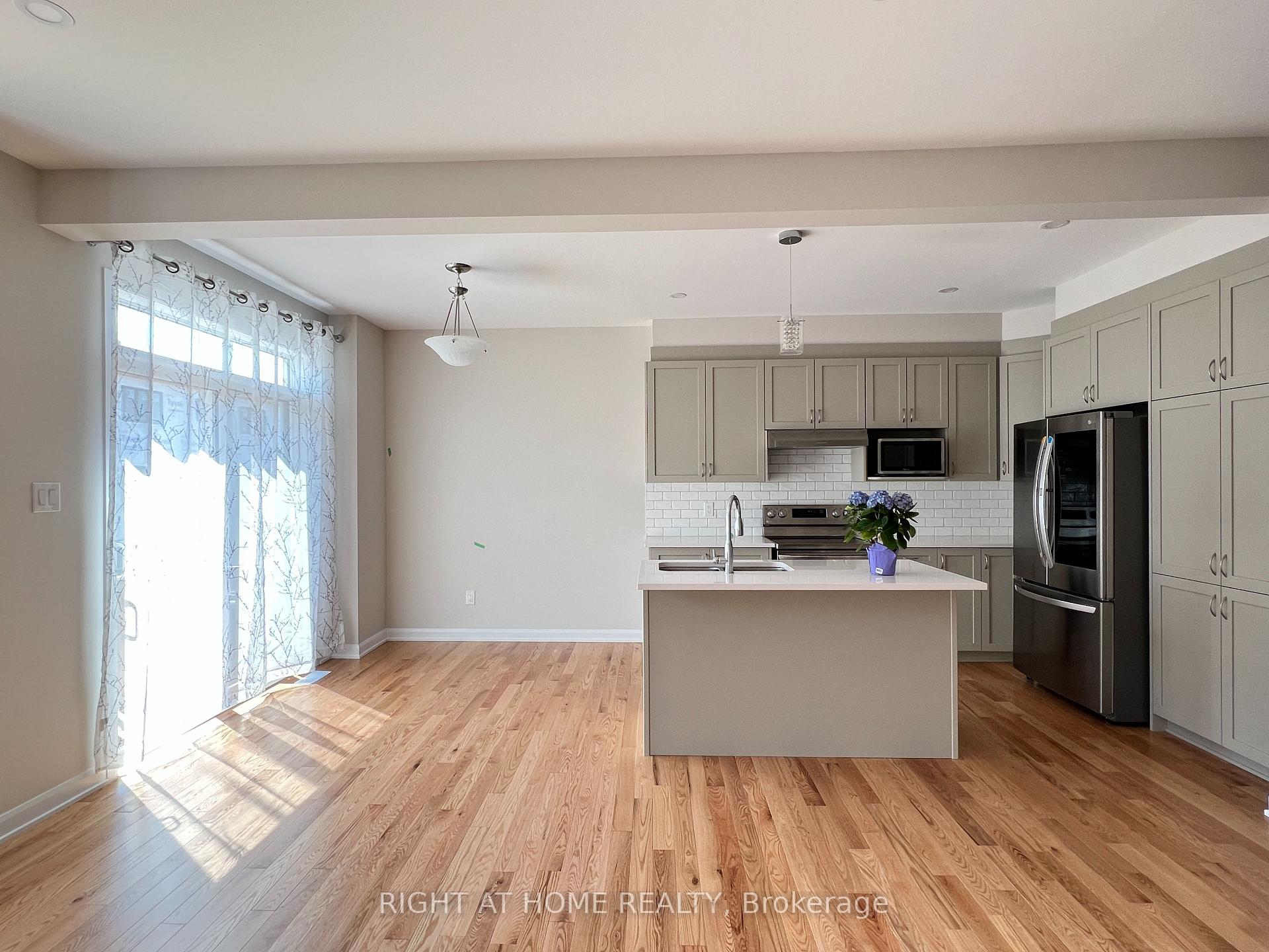 Photo 4 of 855 Cappamore Drive, Ottawa, Barrhaven - Half Moon Bay — HOMEH