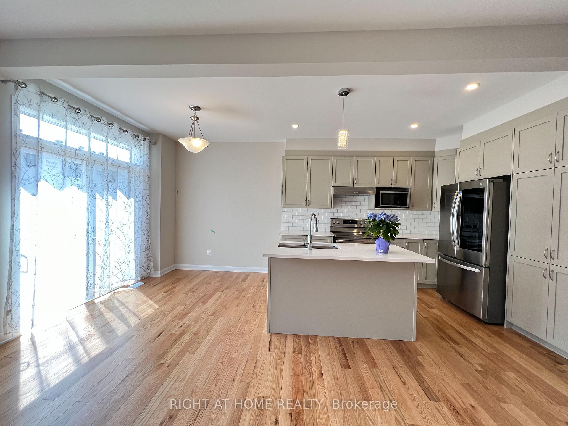 Photo 5 of 855 Cappamore Drive, Ottawa, Barrhaven - Half Moon Bay — HOMEH