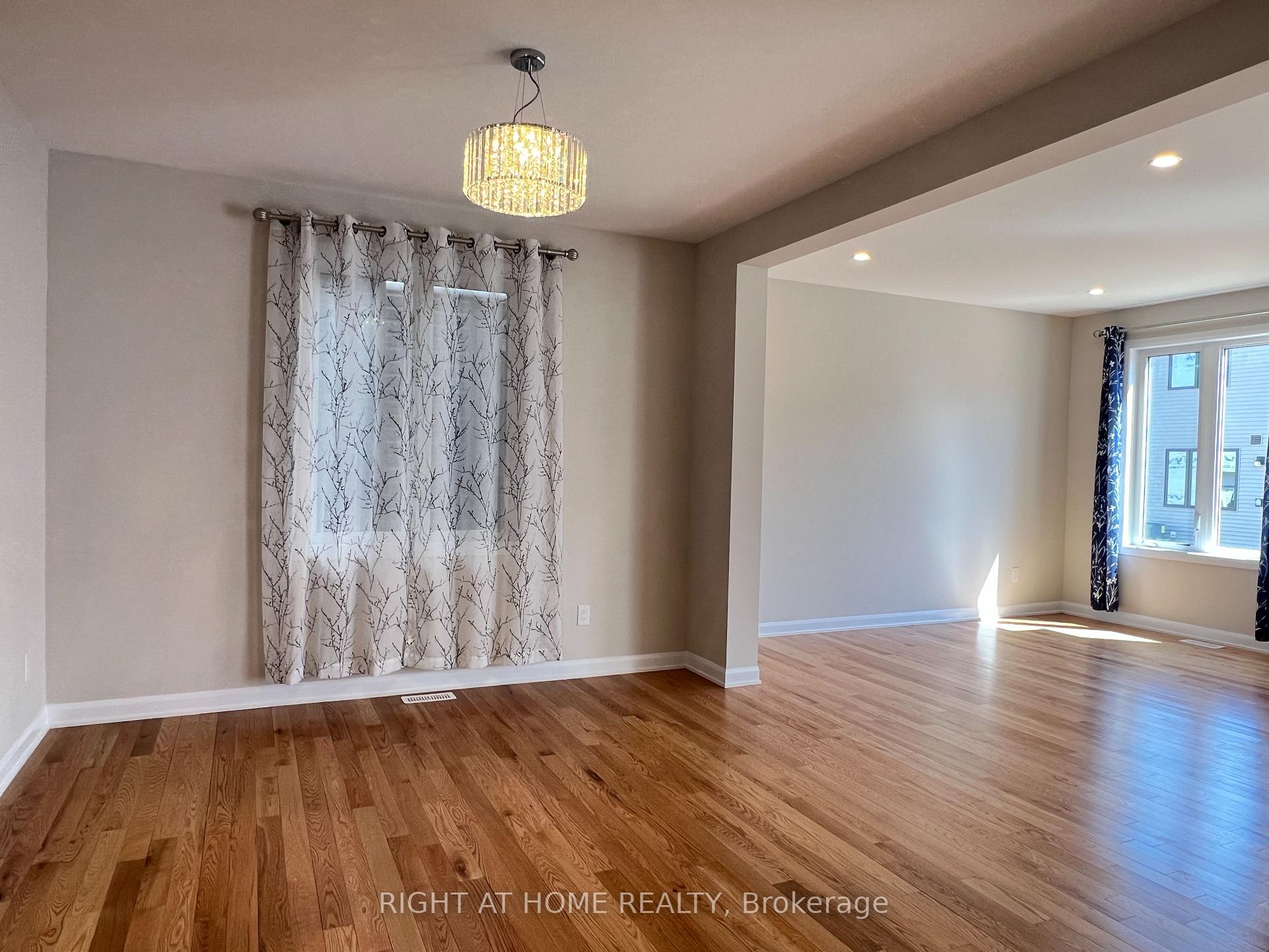 Photo 7 of 855 Cappamore Drive, Ottawa, Barrhaven - Half Moon Bay — HOMEH